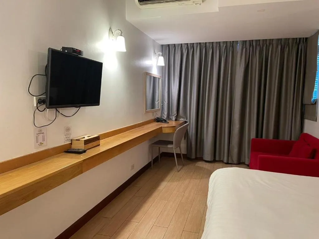 Bed in Cozy At 9 Hotel And Kitchen