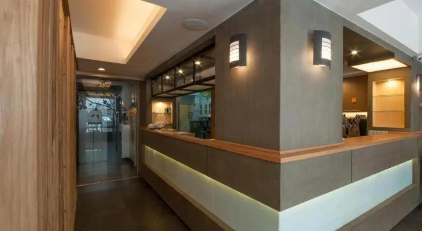 Cozy At 9 Hotel And Kitchen