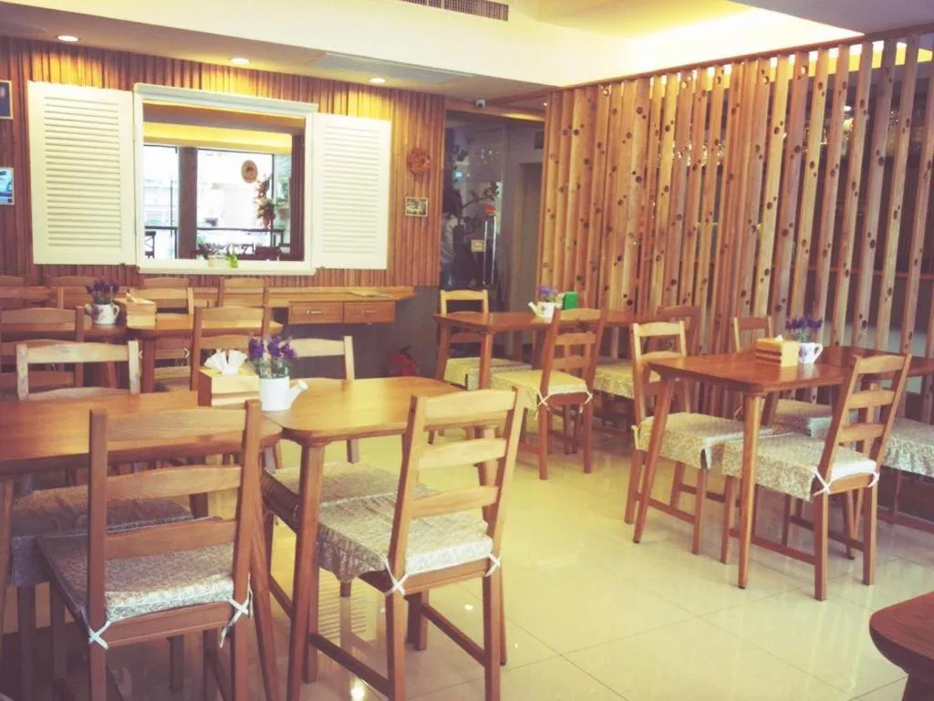 Cozy At 9 Hotel And Kitchen