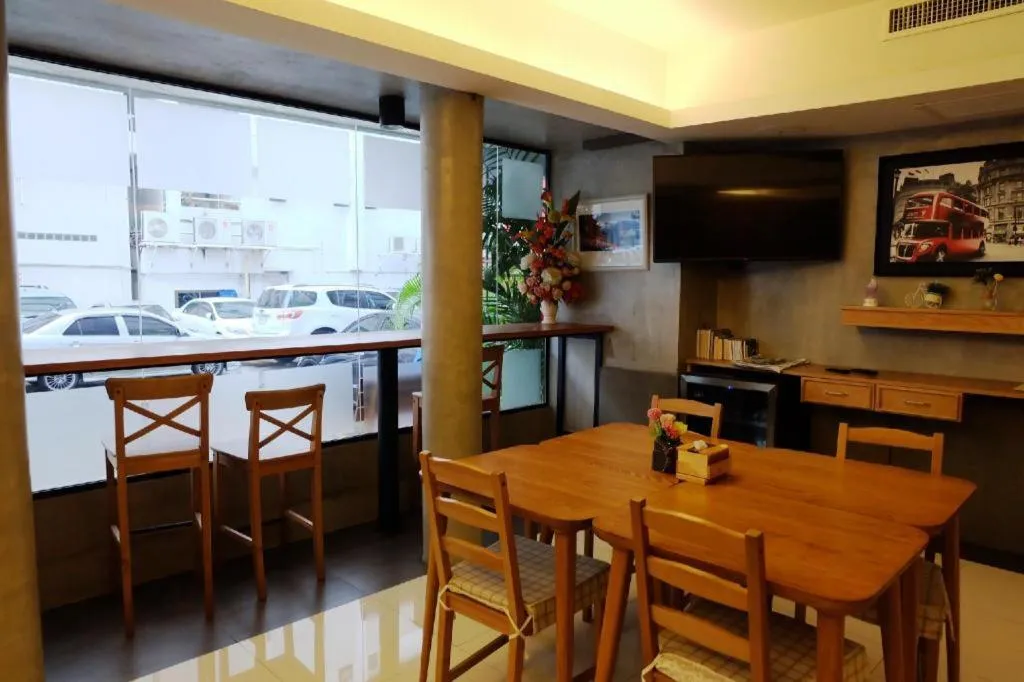 Cozy At 9 Hotel And Kitchen