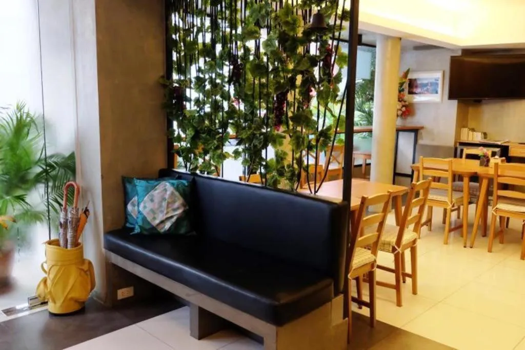 Cozy At 9 Hotel And Kitchen