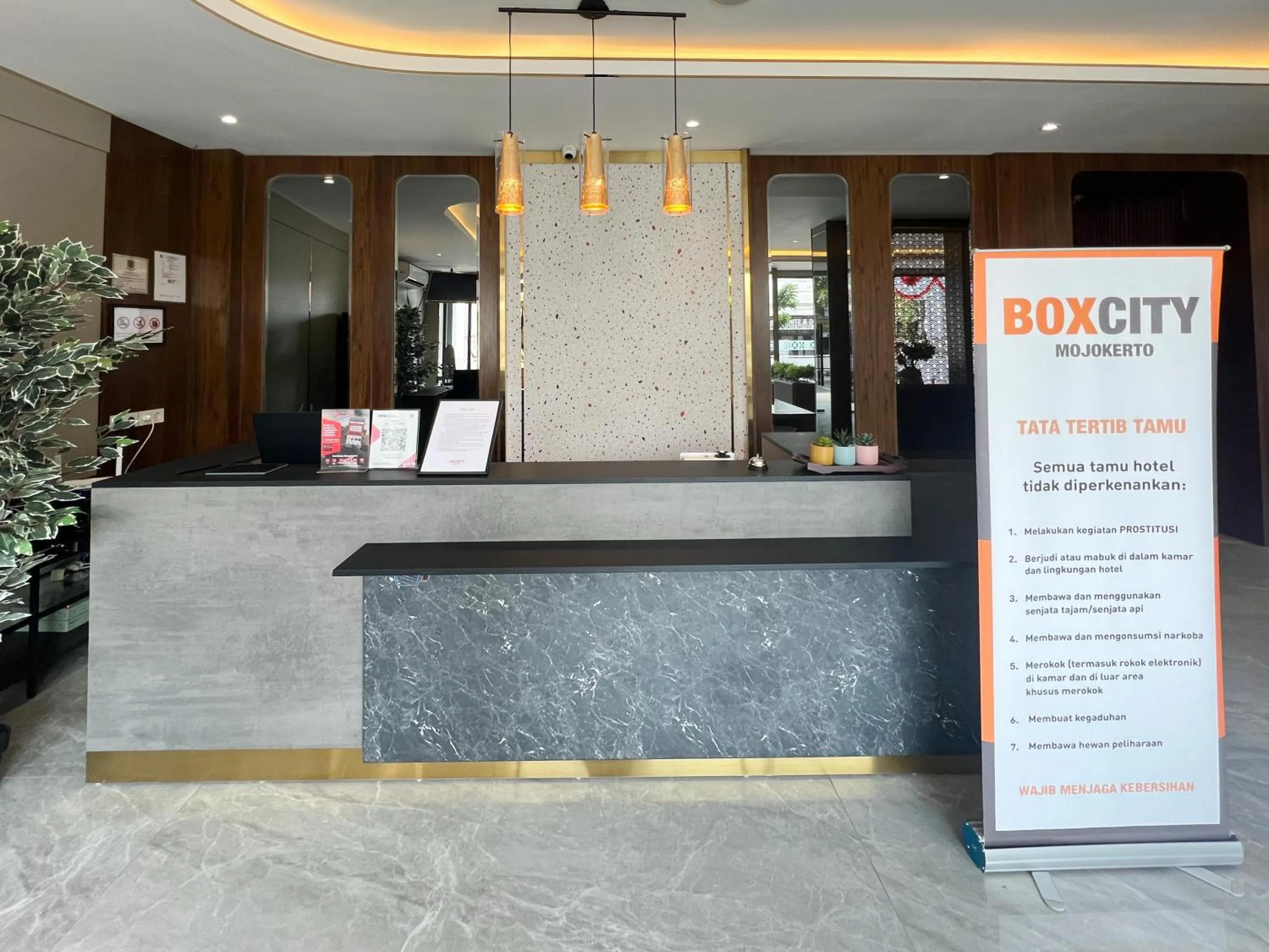 Lobby or reception in Box City Hotel Mojokerto
