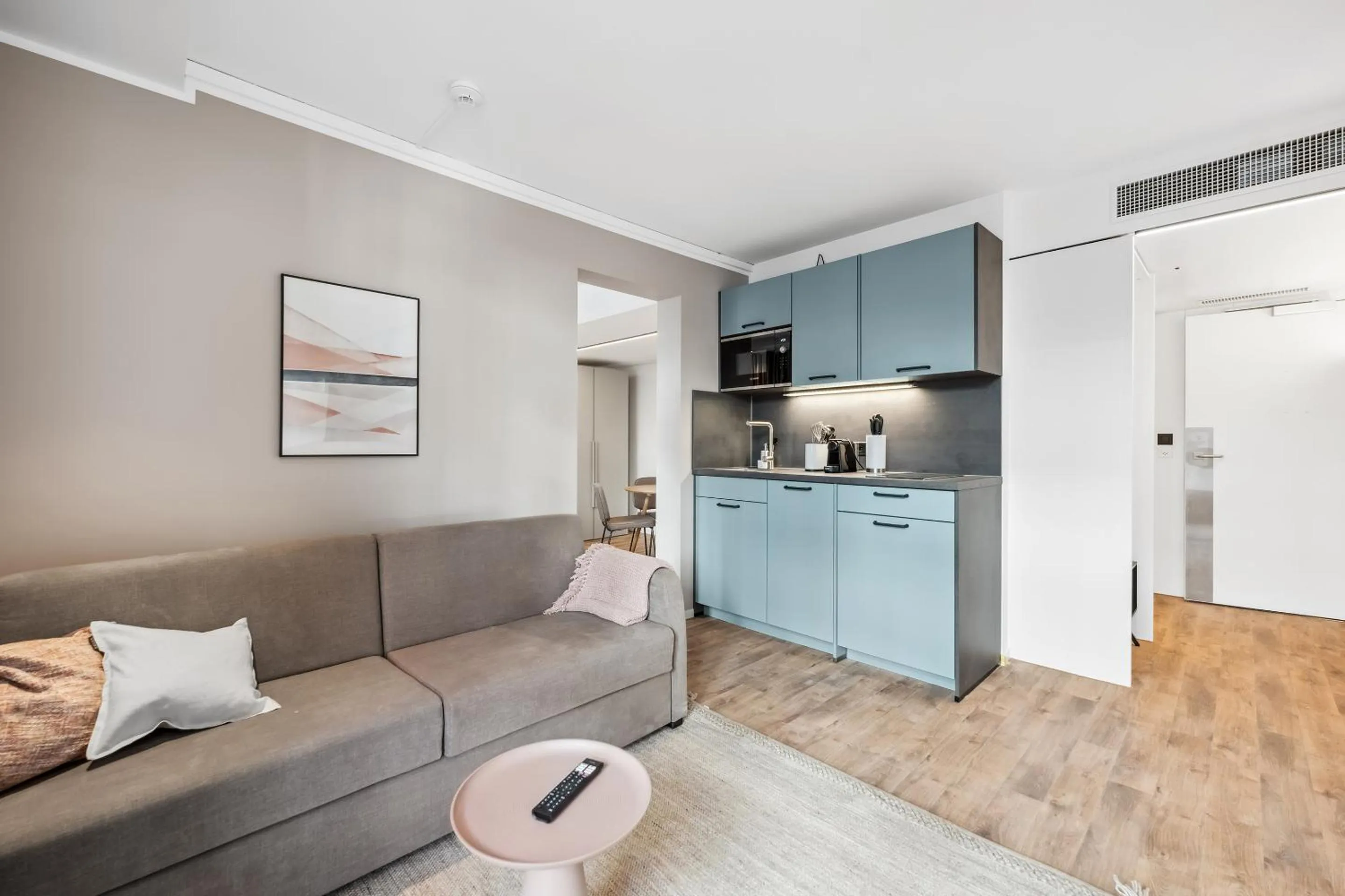 Coffee/tea facilities in Limehome Basel Münzgasse