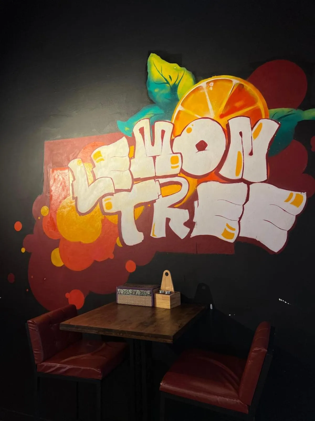 Restaurant/places to eat in Lemon Tree Hostel Khaosan