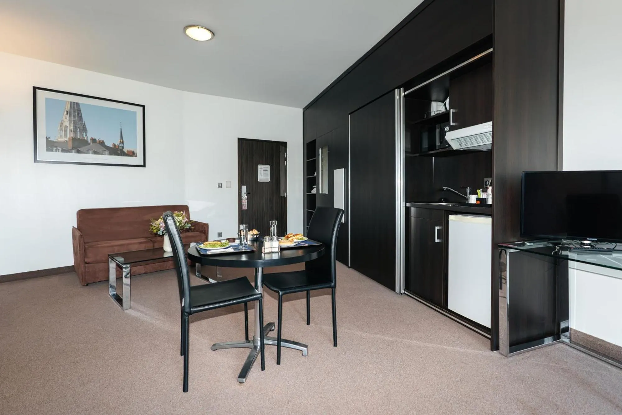 Dining area in Westotel Life Nantes Carquefou