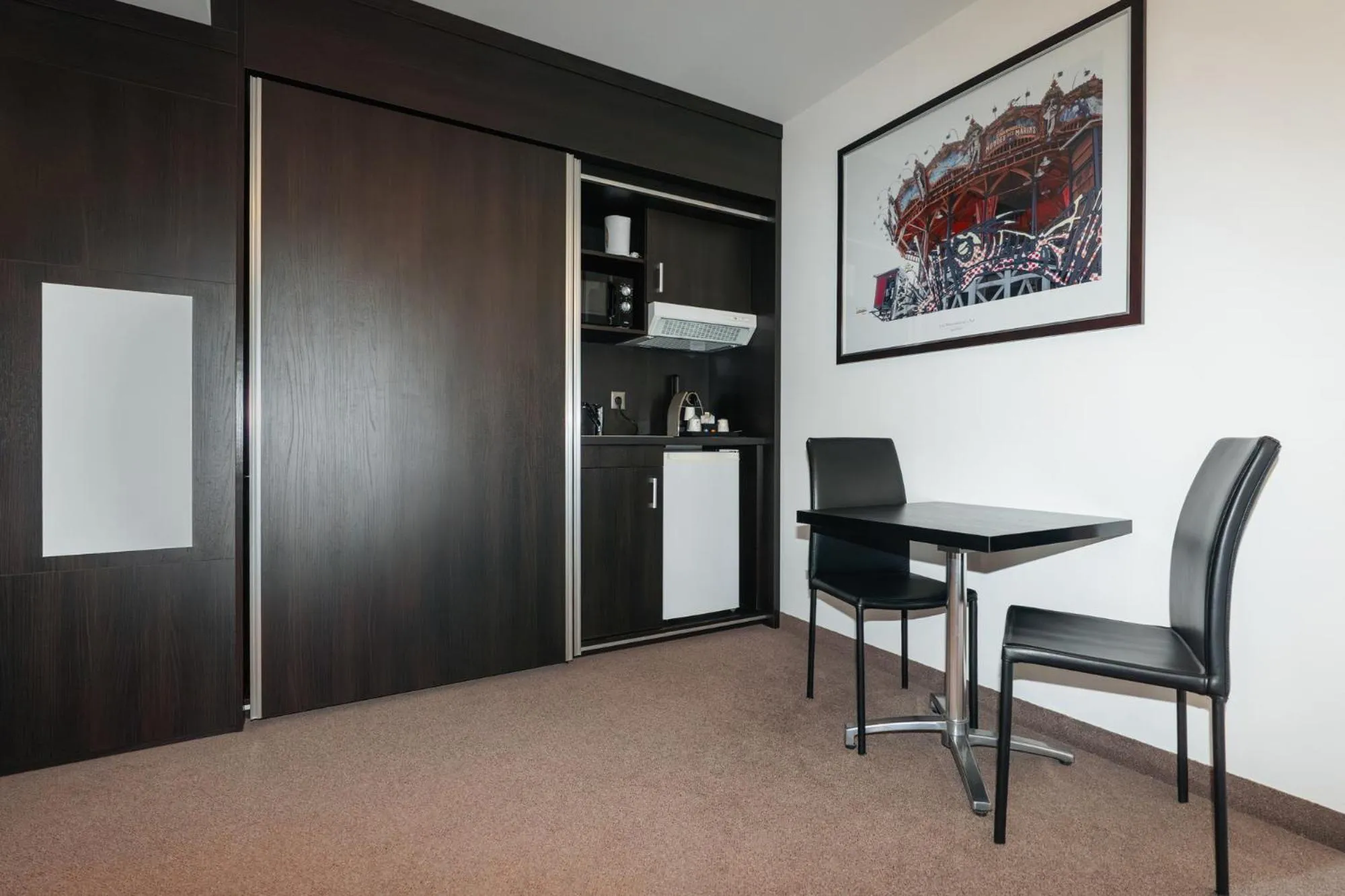 Kitchen or kitchenette in Westotel Life Nantes Carquefou