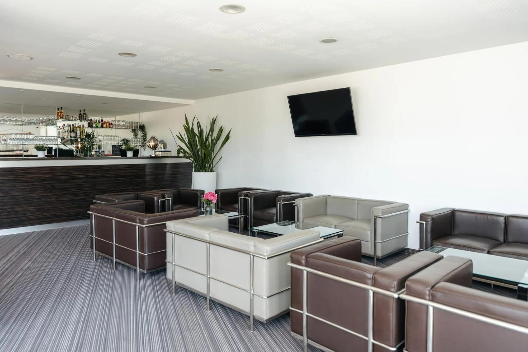 Communal lounge/ TV room in Westotel Life Nantes Carquefou