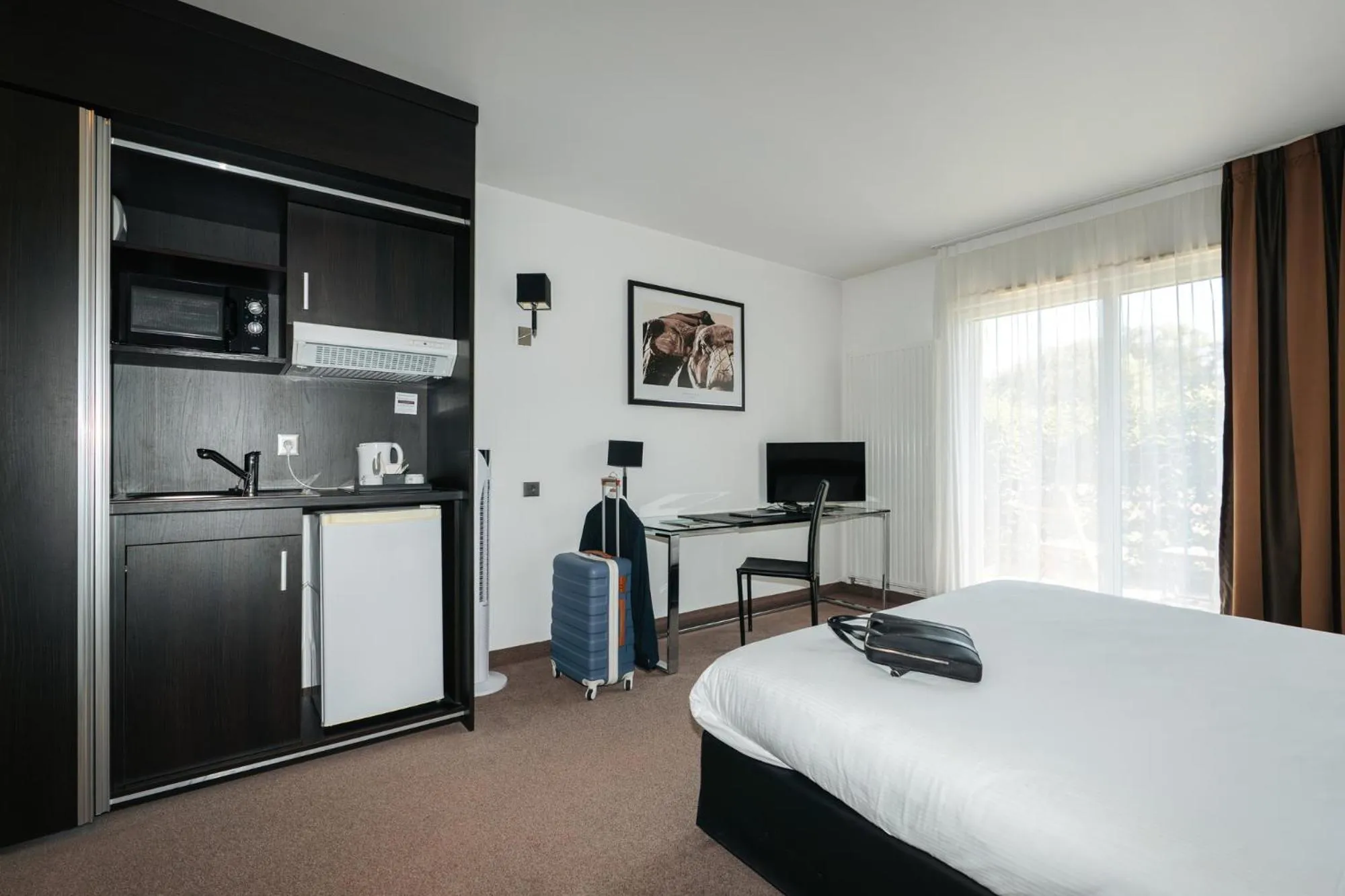 Photo of the whole room, Bed in Westotel Life Nantes Carquefou