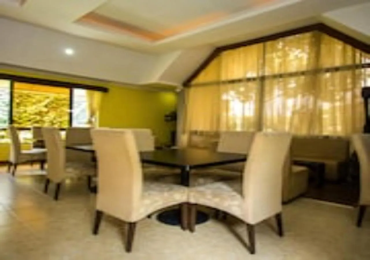 Dining area in Eseriani The Hotel