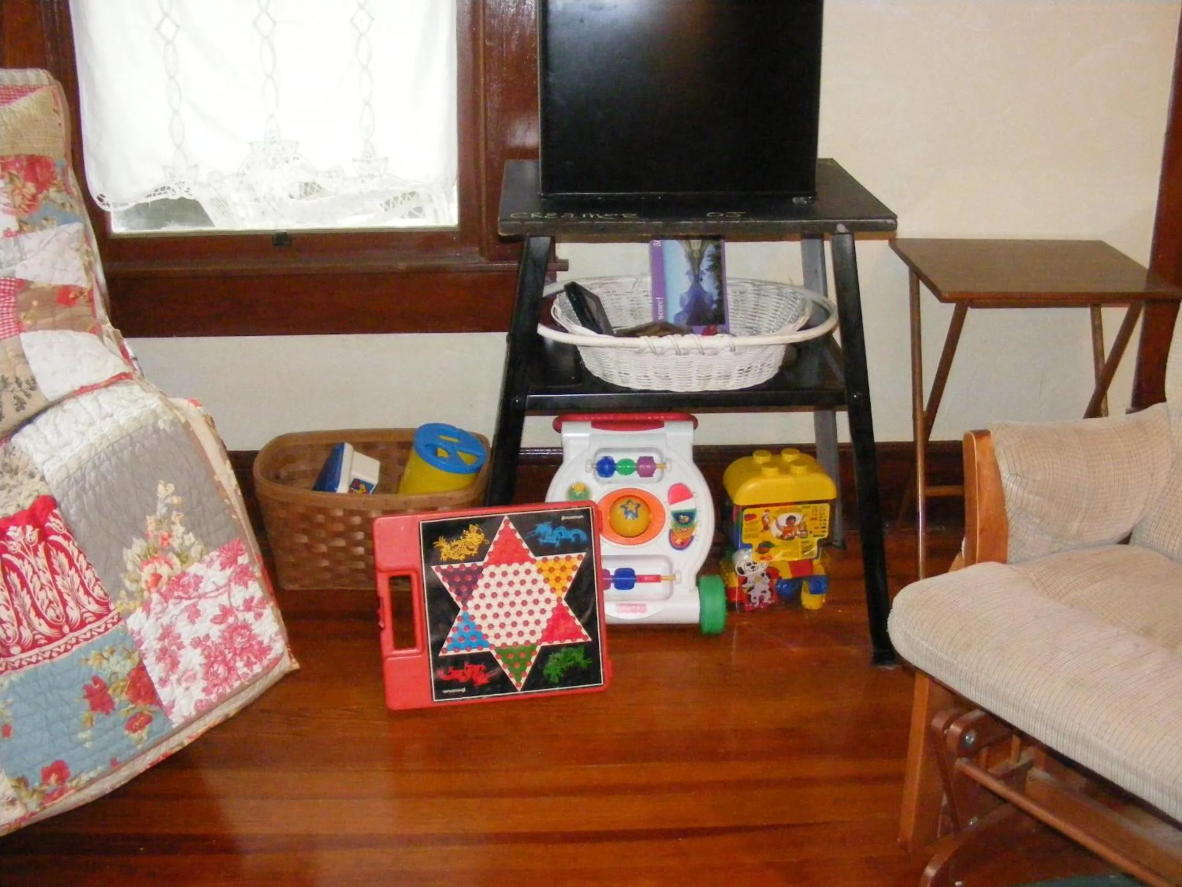 Communal lounge/ TV room in PriceHouseInn