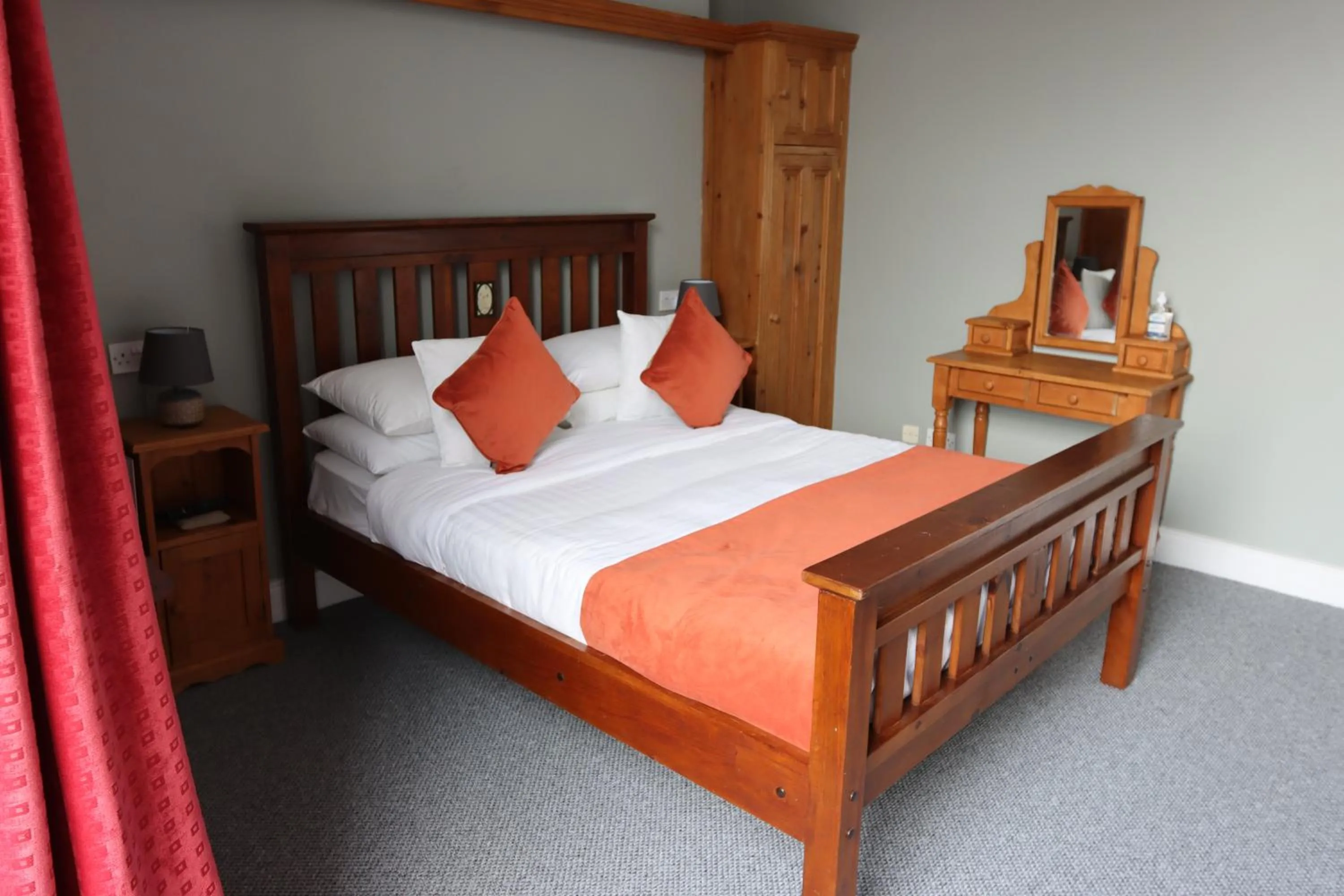 Double Room in 7 Houses Armagh City