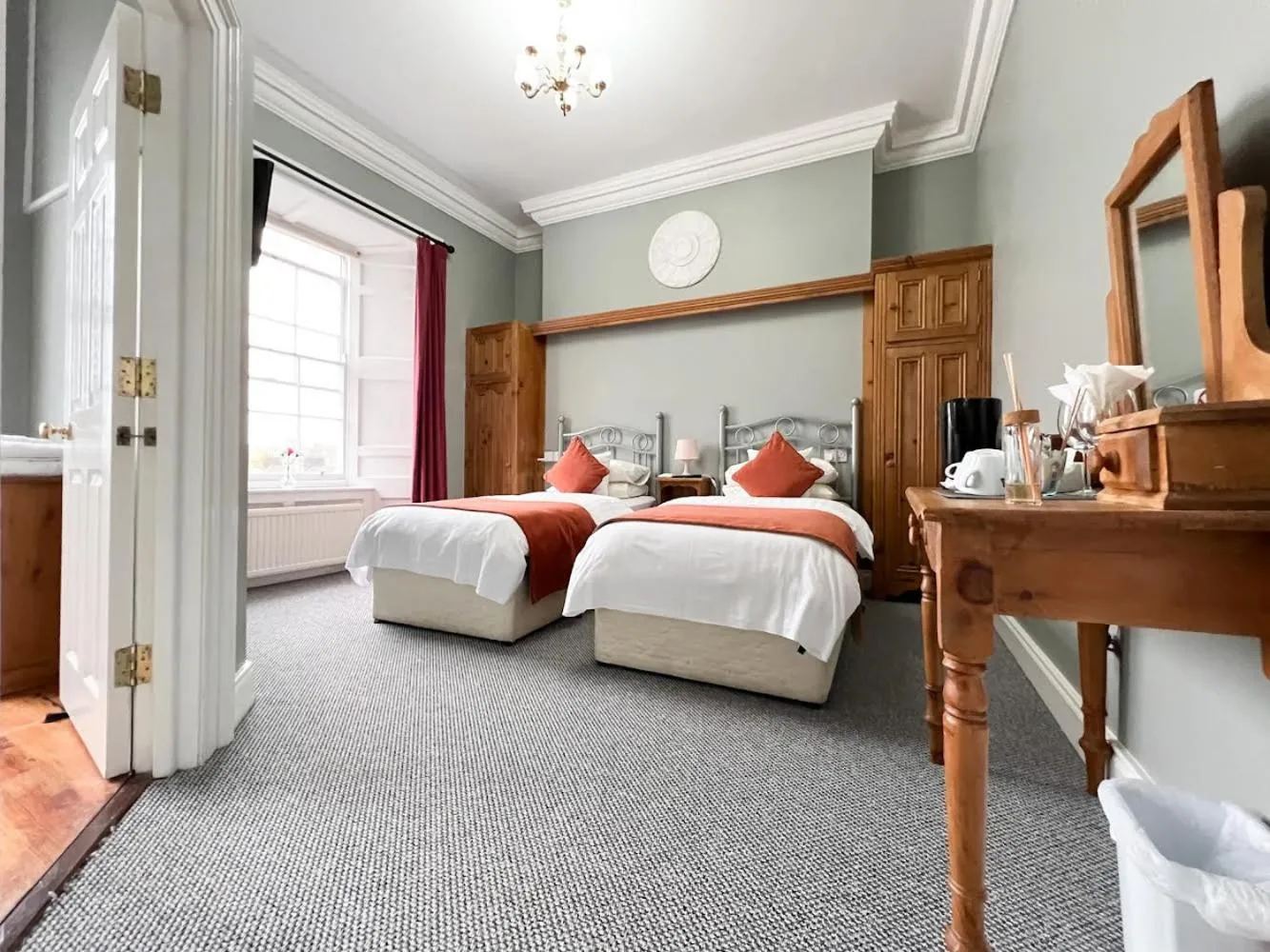 Deluxe Twin Room in 7 Houses Armagh City
