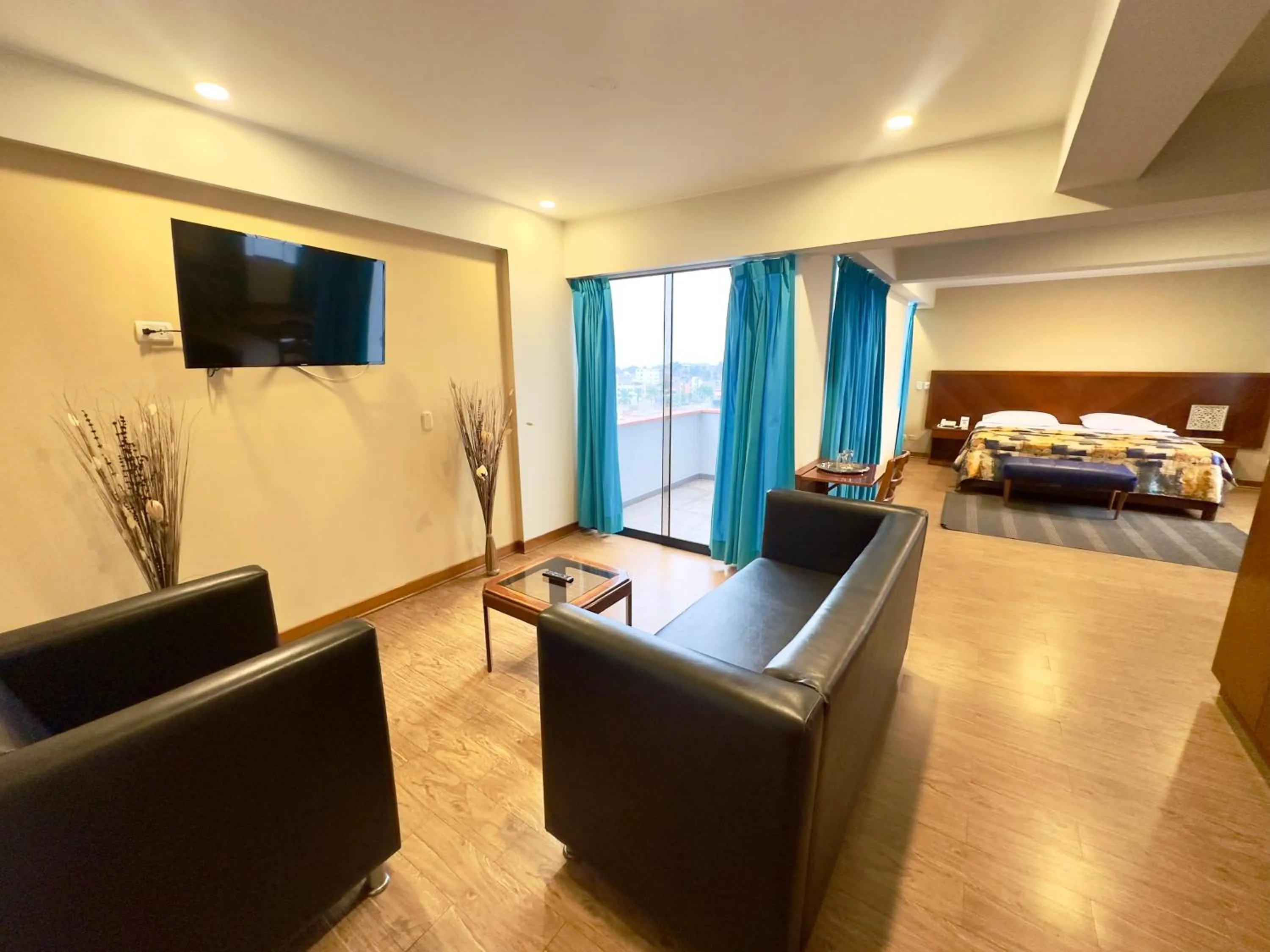 Bedroom, Bed in Hotel Esencia Suites