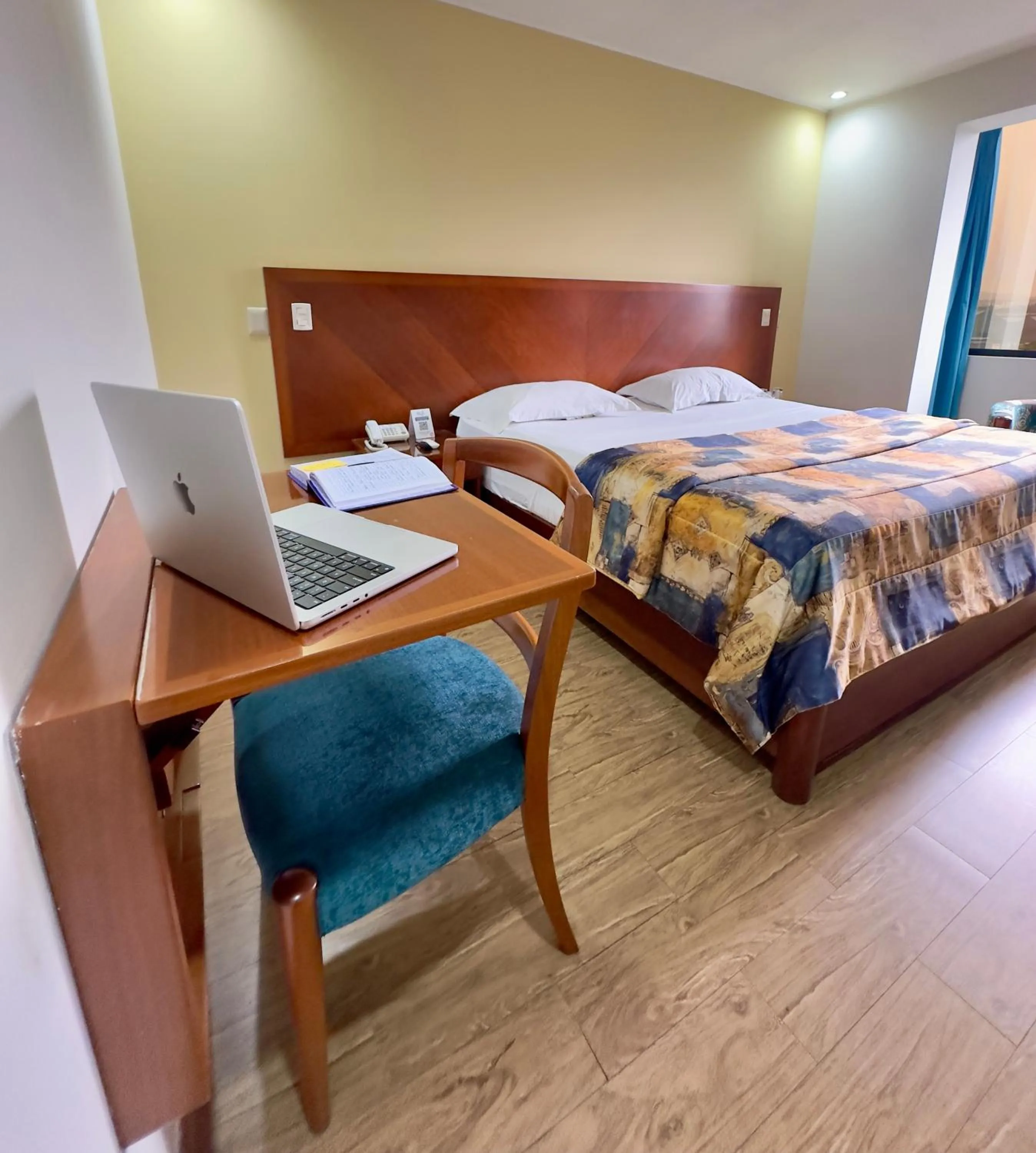 Bedroom, Bed in Hotel Esencia Suites