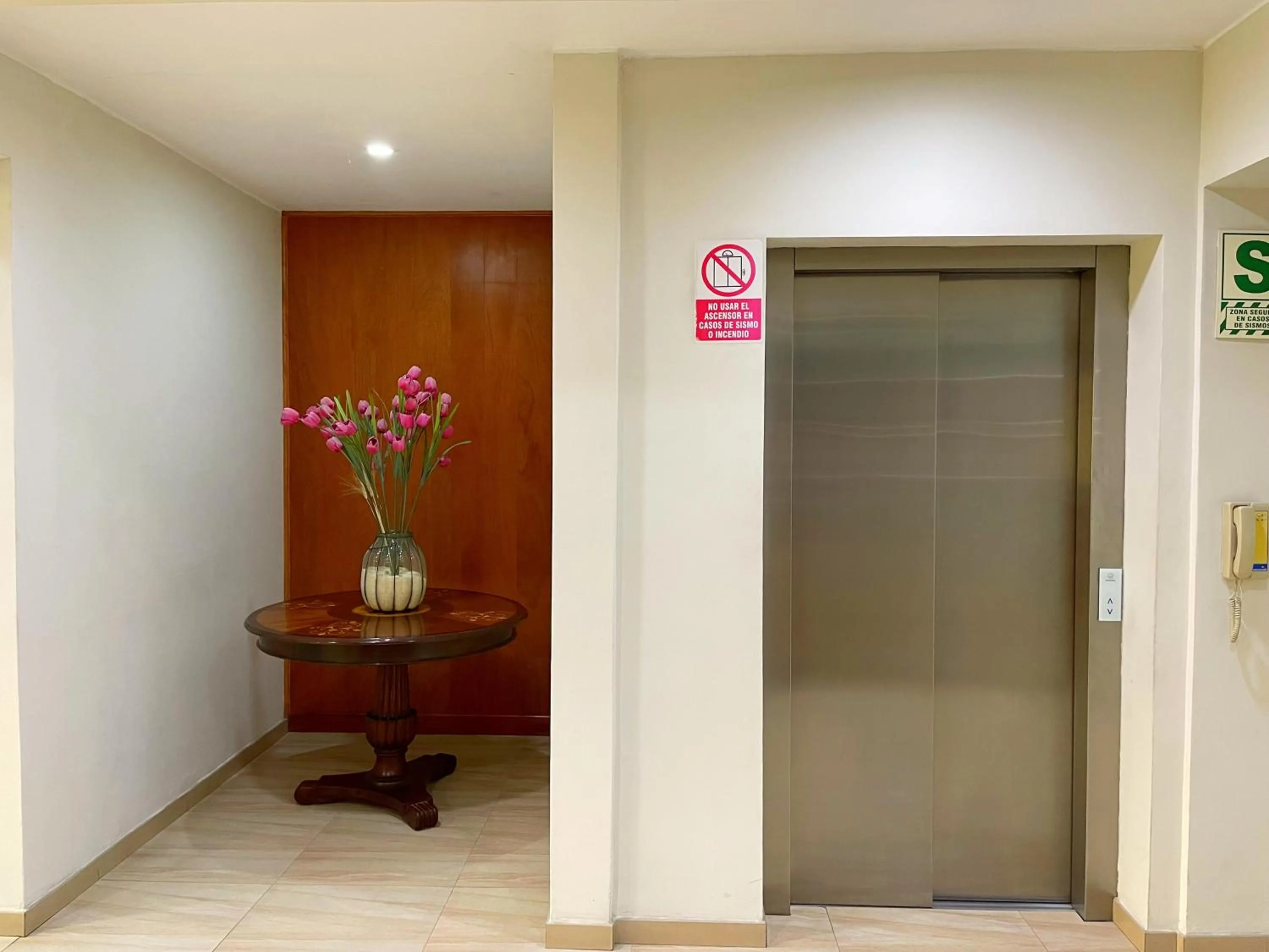 elevator in Hotel Esencia Suites