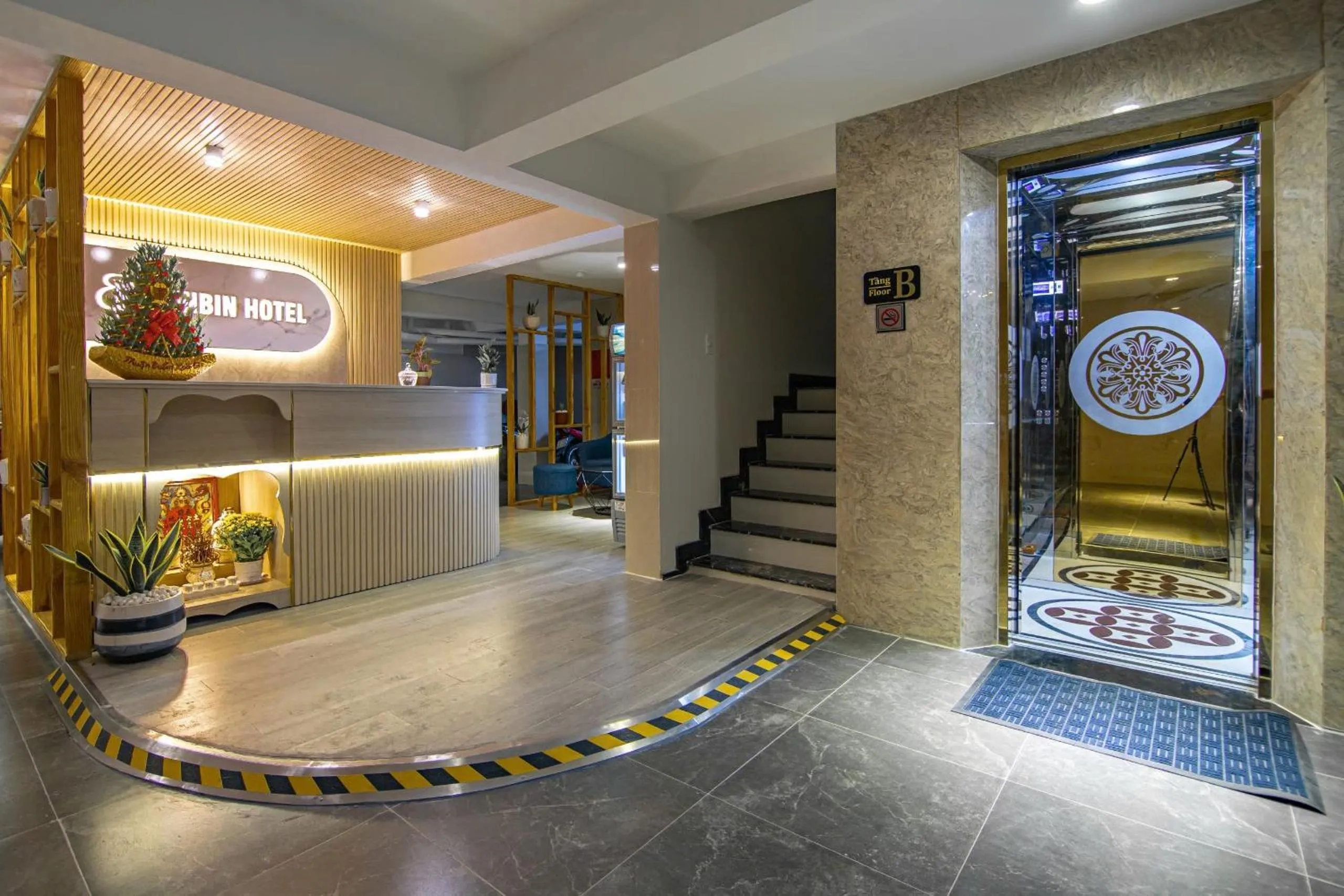 Bin Bin Hotel 14 Near Vstar School D7