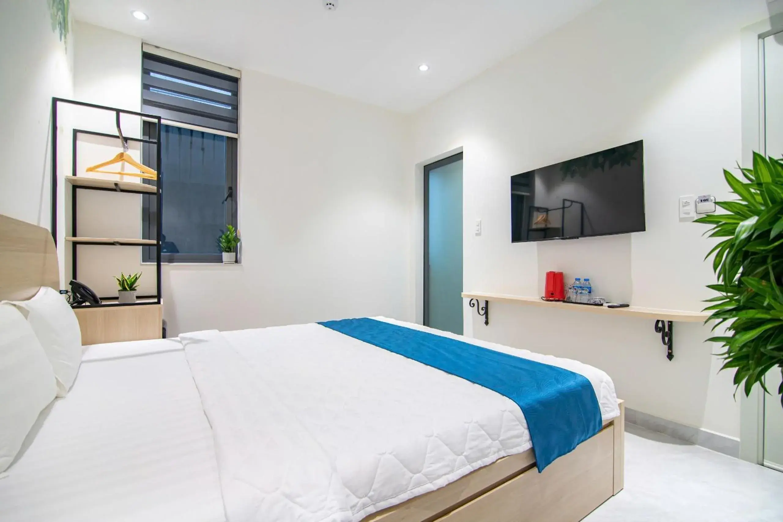 Deluxe Room in Bin Bin Hotel 14 Near Vstar School D7 Deluxe Room in Bin Bin Hotel 14 Near Vstar School D7