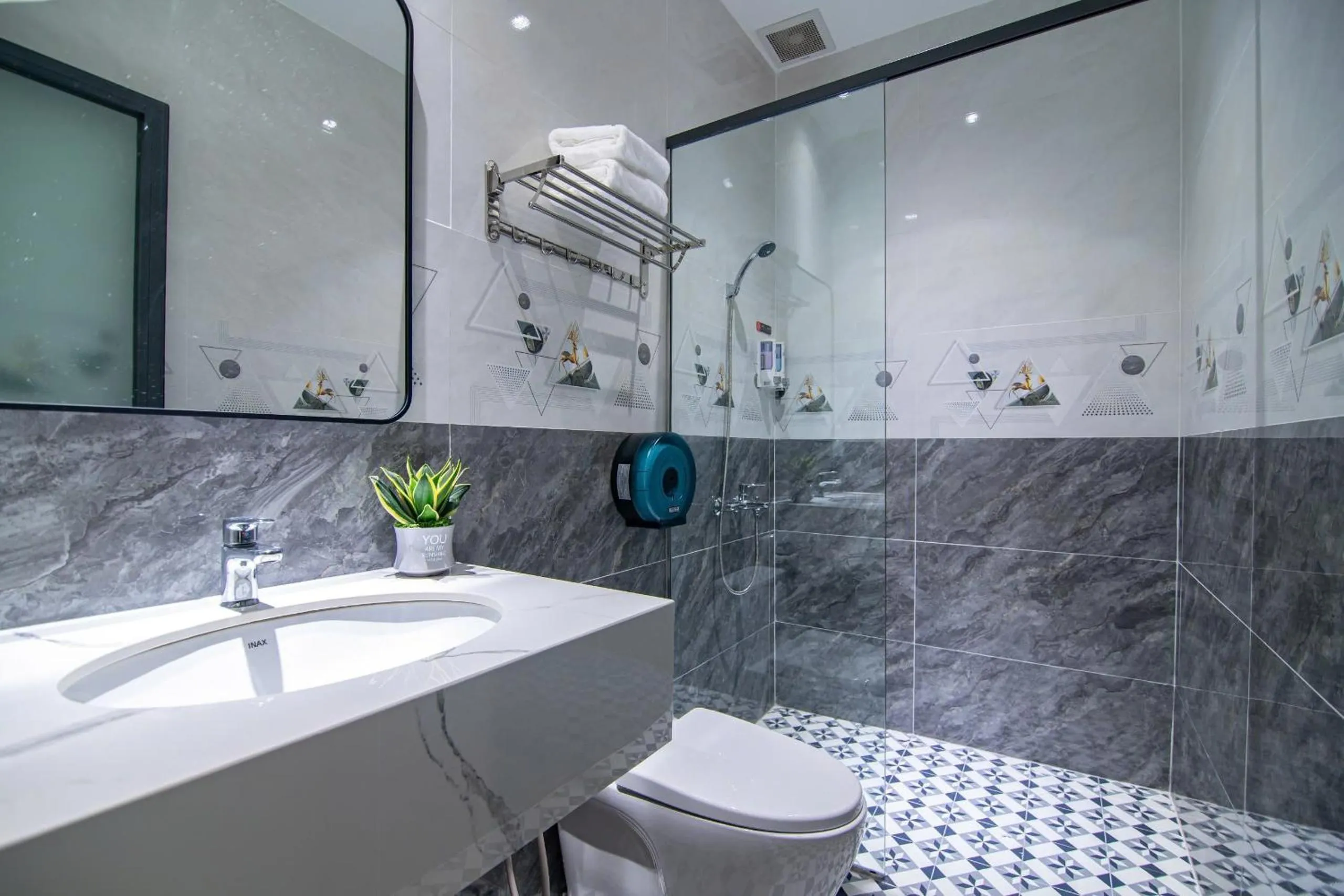 Bin Bin Hotel 14 Near Vstar School D7