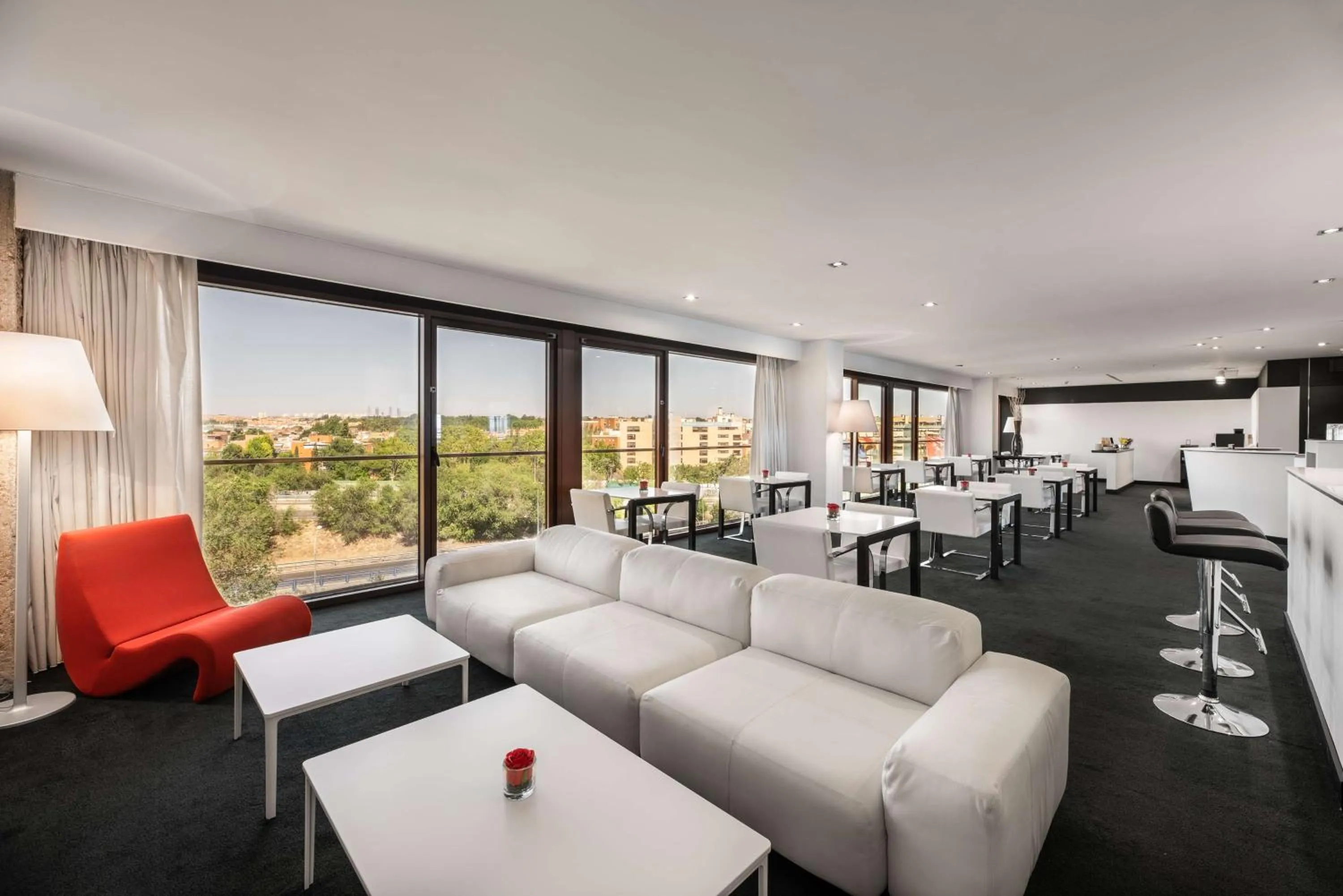 Property building in Hilton Madrid Airport