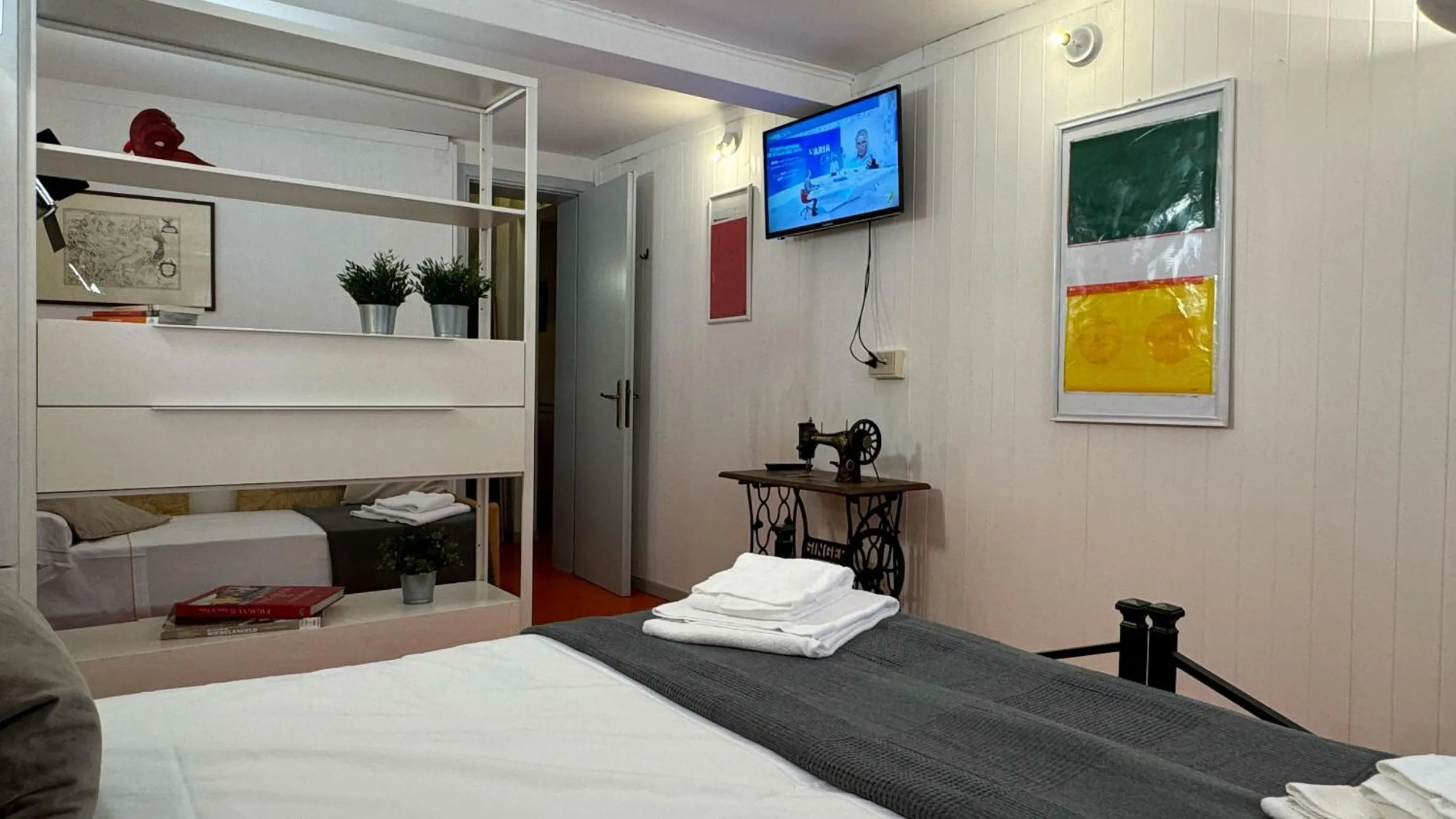 Bed in City Apartments Salute-Accademia