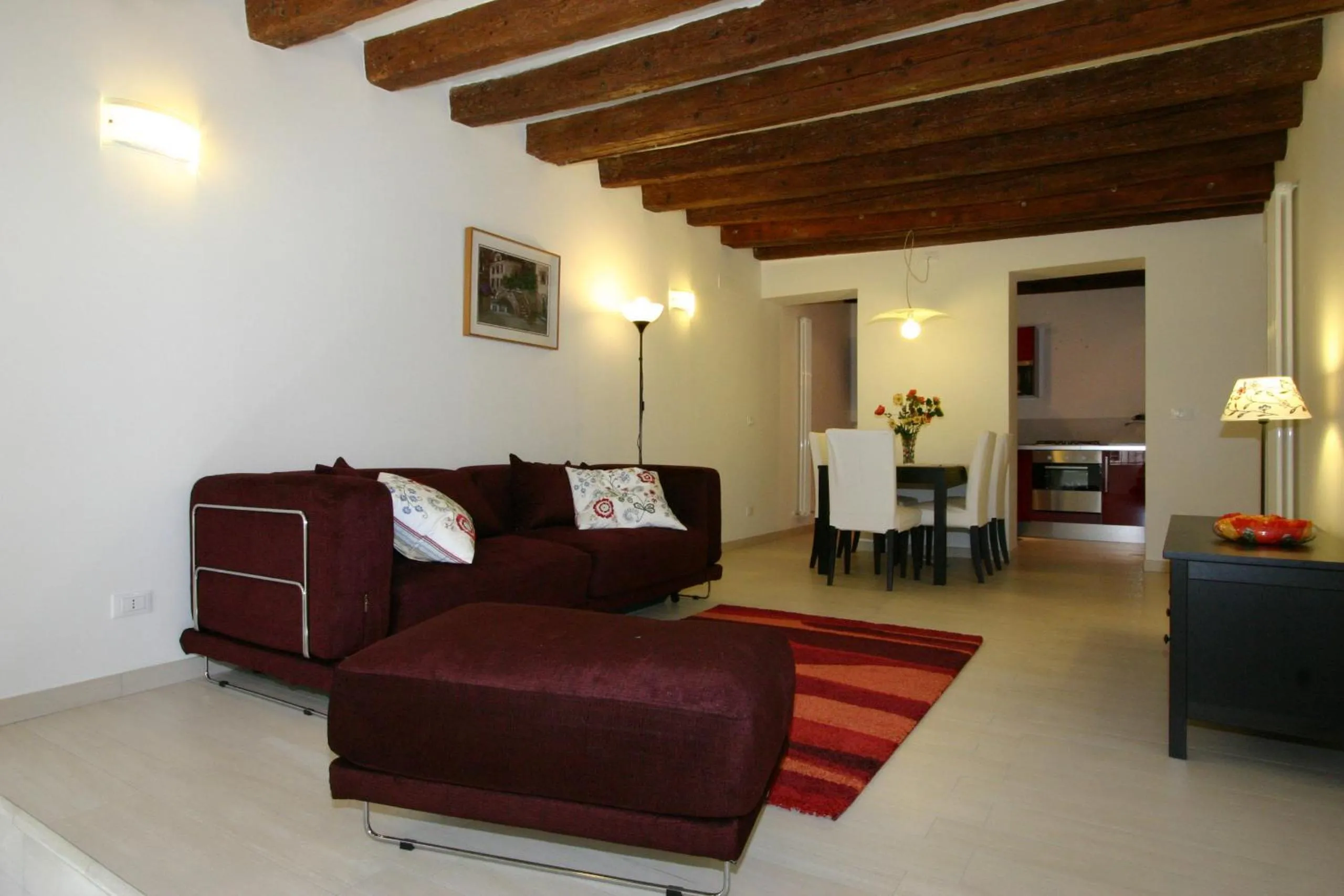 Communal lounge/ TV room in City Apartments Salute-Accademia