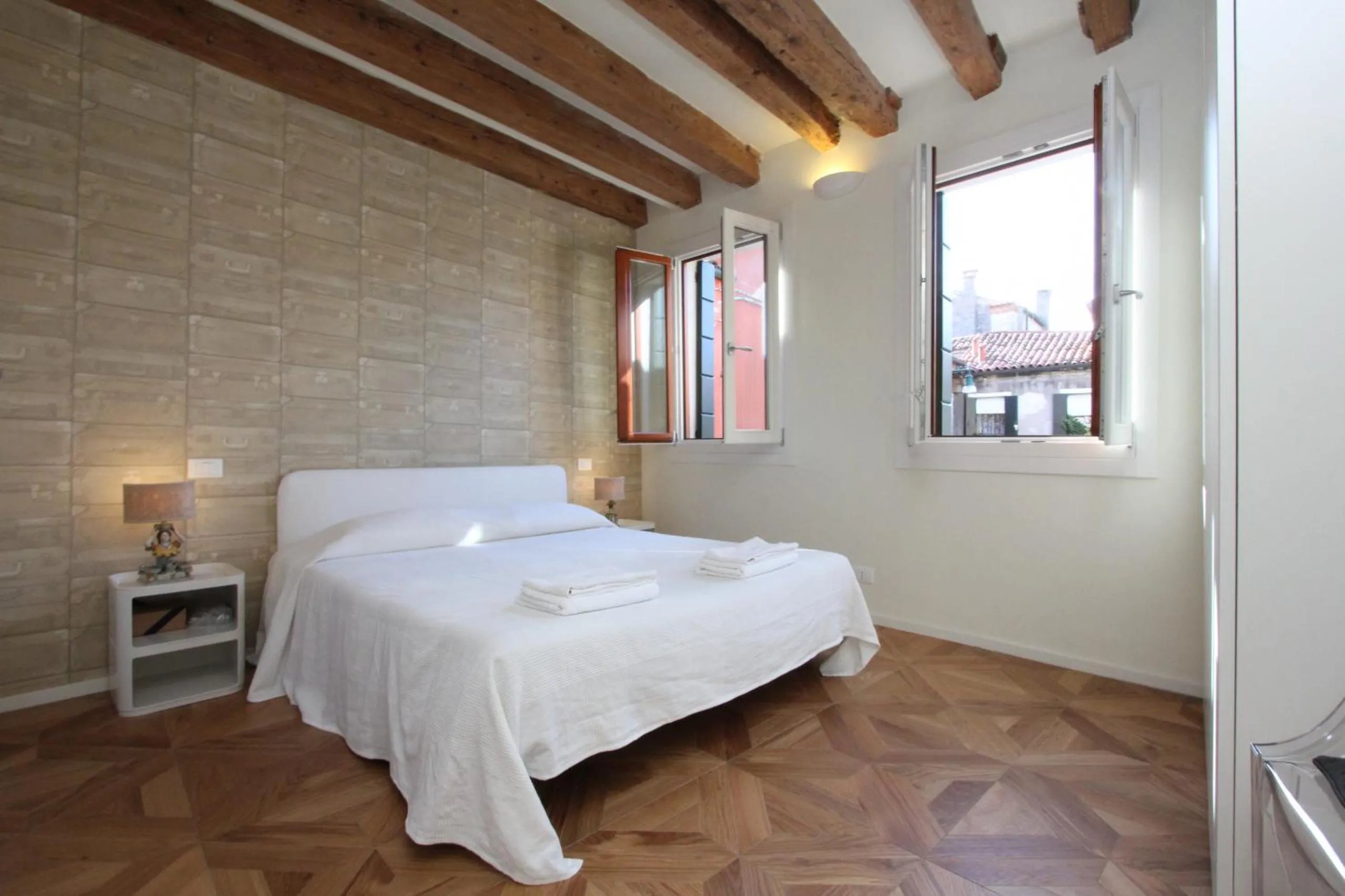 Bed in City Apartments Salute-Accademia