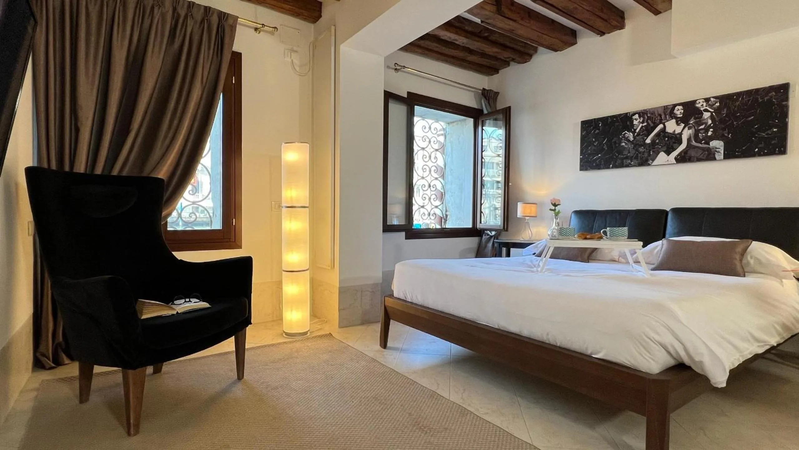 Bed in City Apartments Salute-Accademia