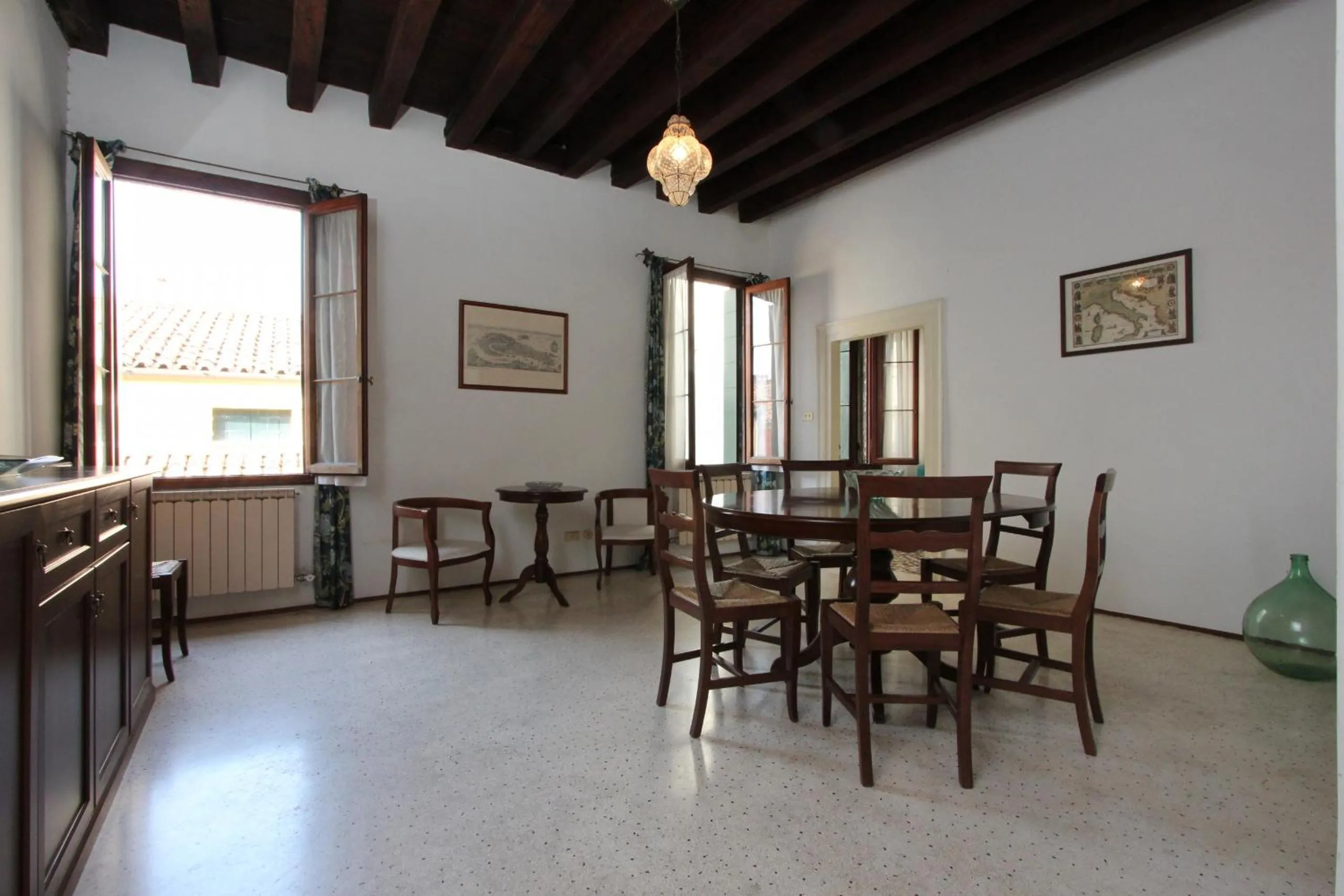Dining area in City Apartments Salute-Accademia
