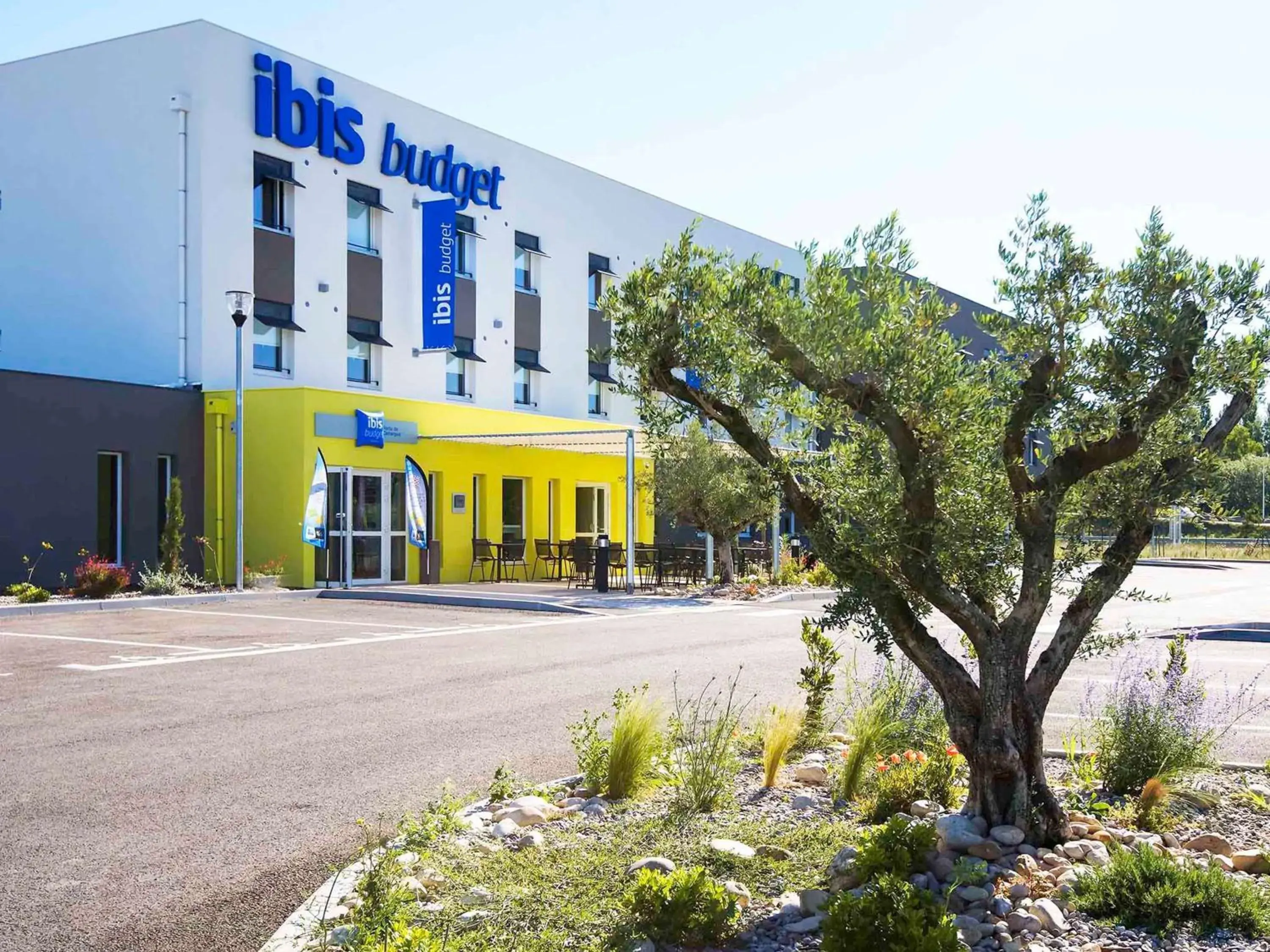 Property building in Ibis Budget Porte de Camargue Property building in Ibis Budget Porte de Camargue