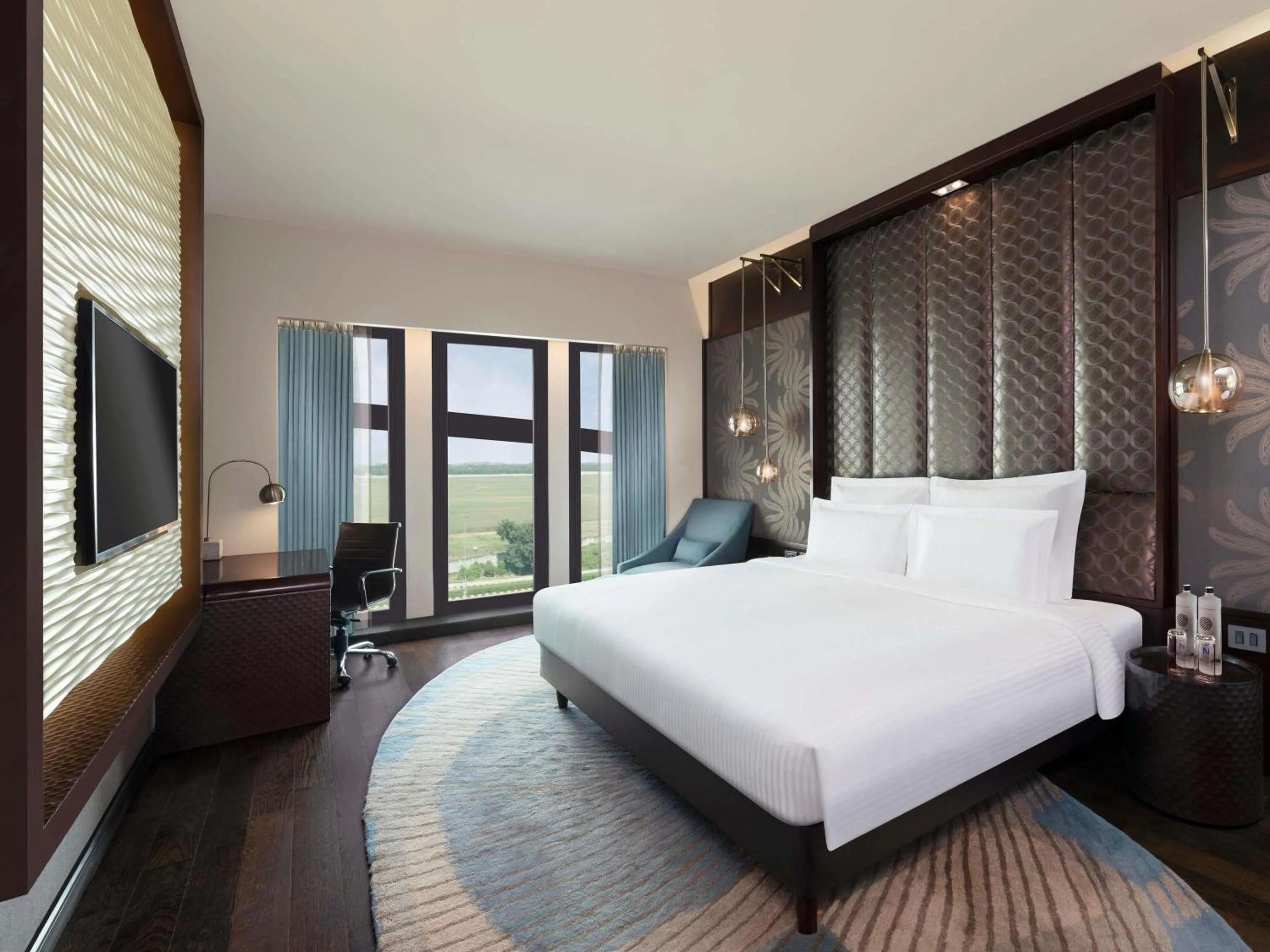 Bedroom, Bed in Pullman New Delhi Aerocity
