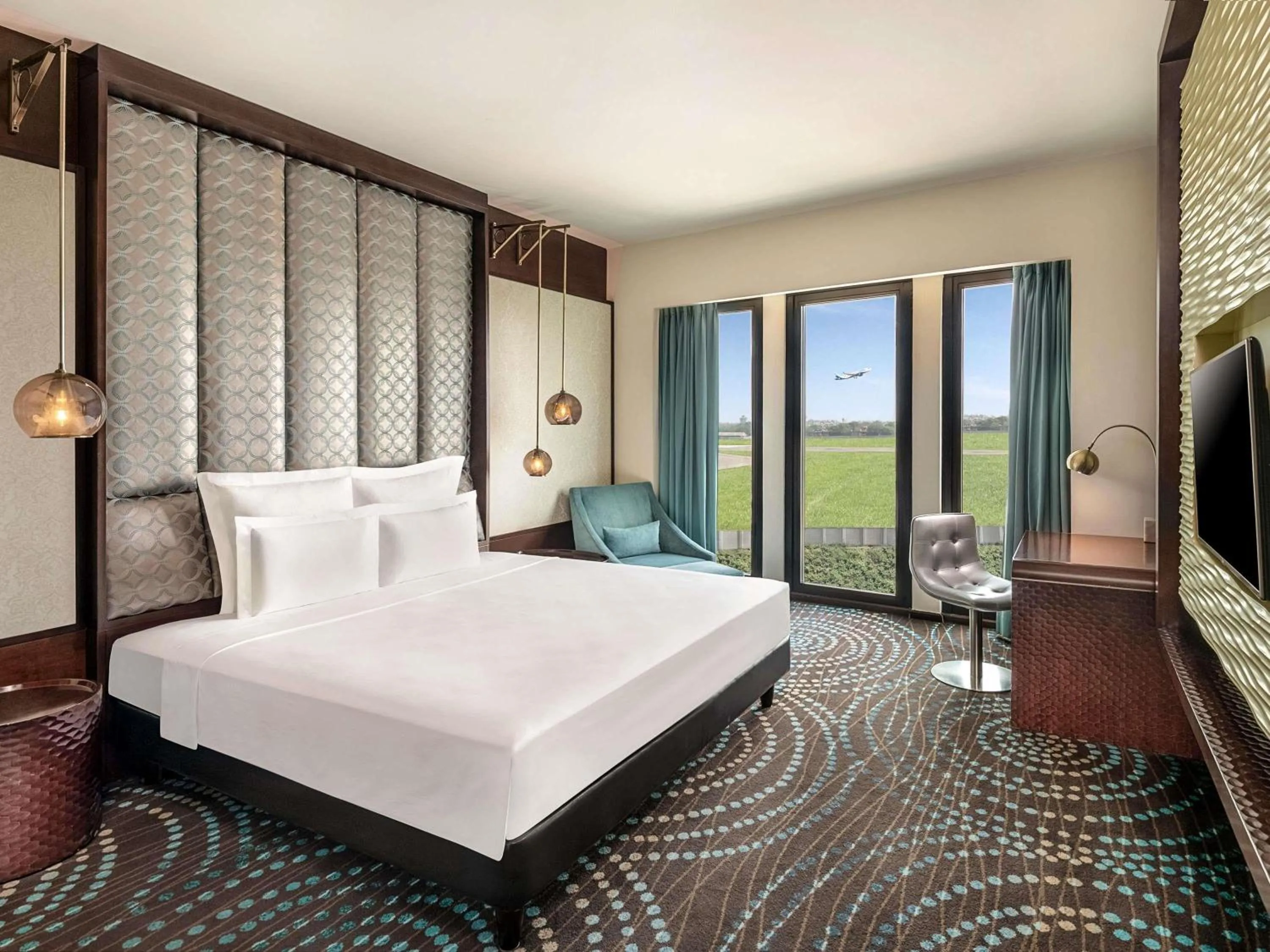 Bedroom, Bed in Pullman New Delhi Aerocity