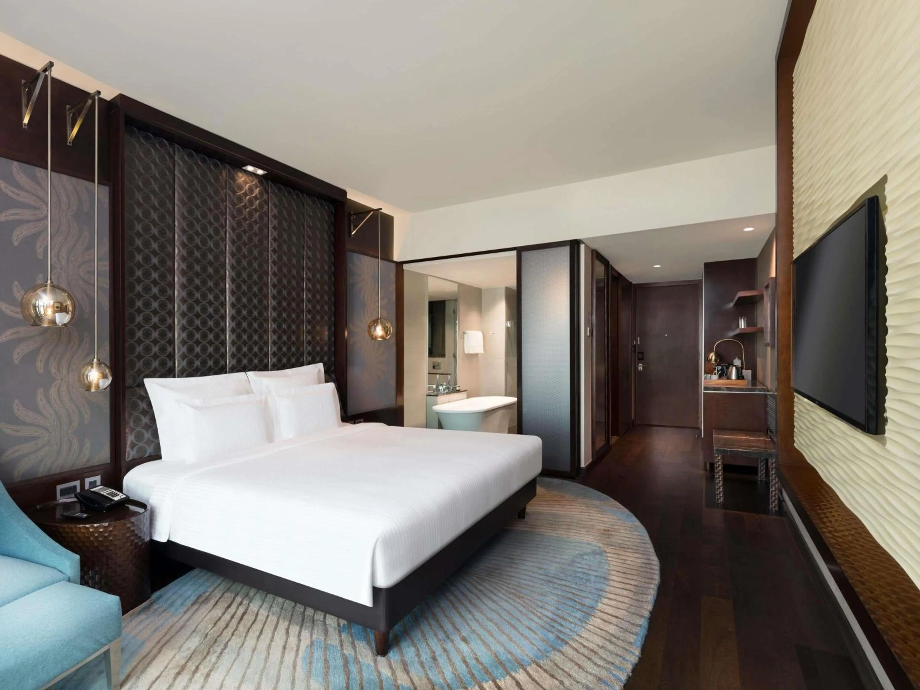 Bedroom, Bed in Pullman New Delhi Aerocity