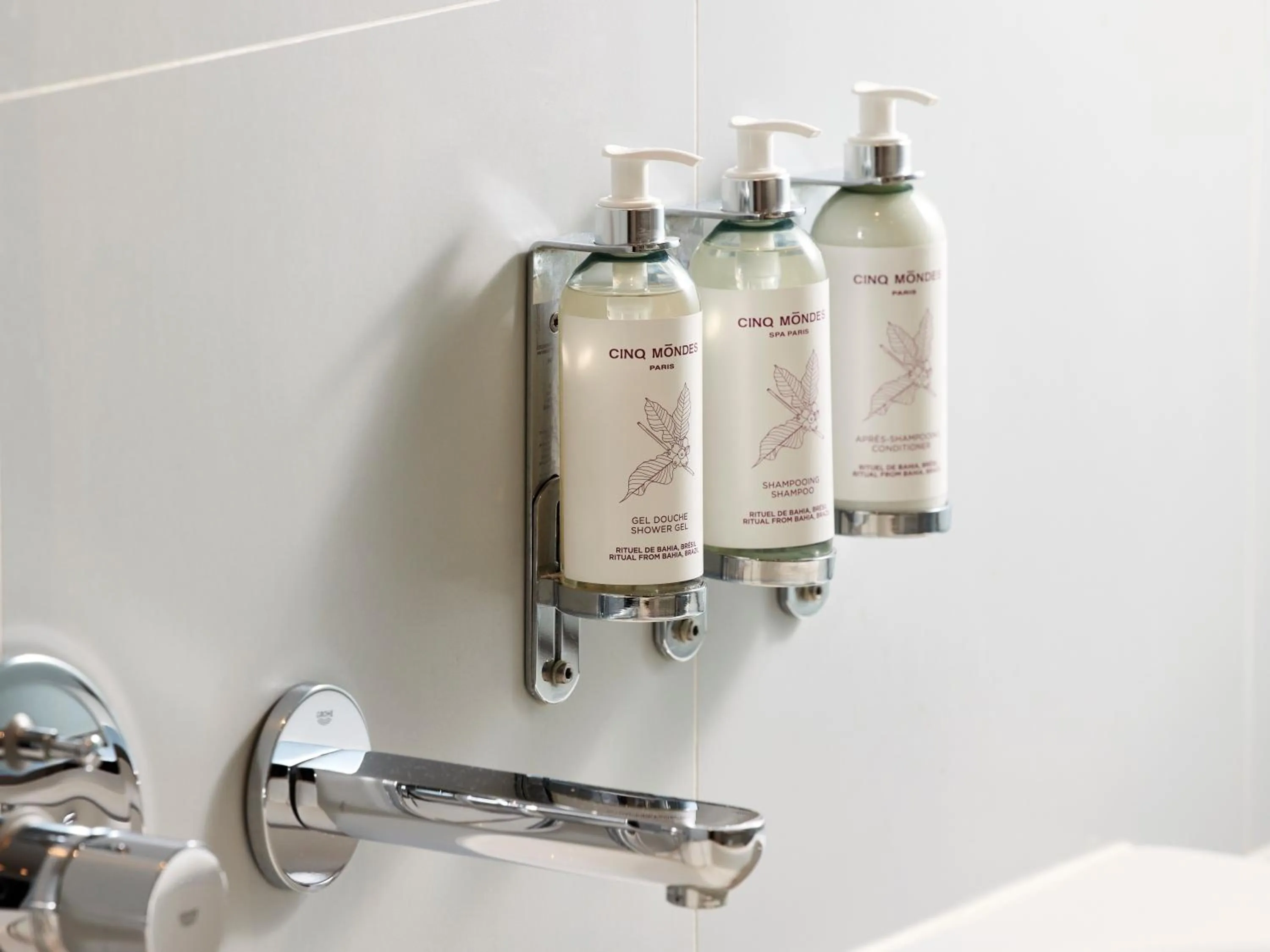 Bathroom in Cures Marines Hotel Thalasso & Spa Trouville - MGallery Collection