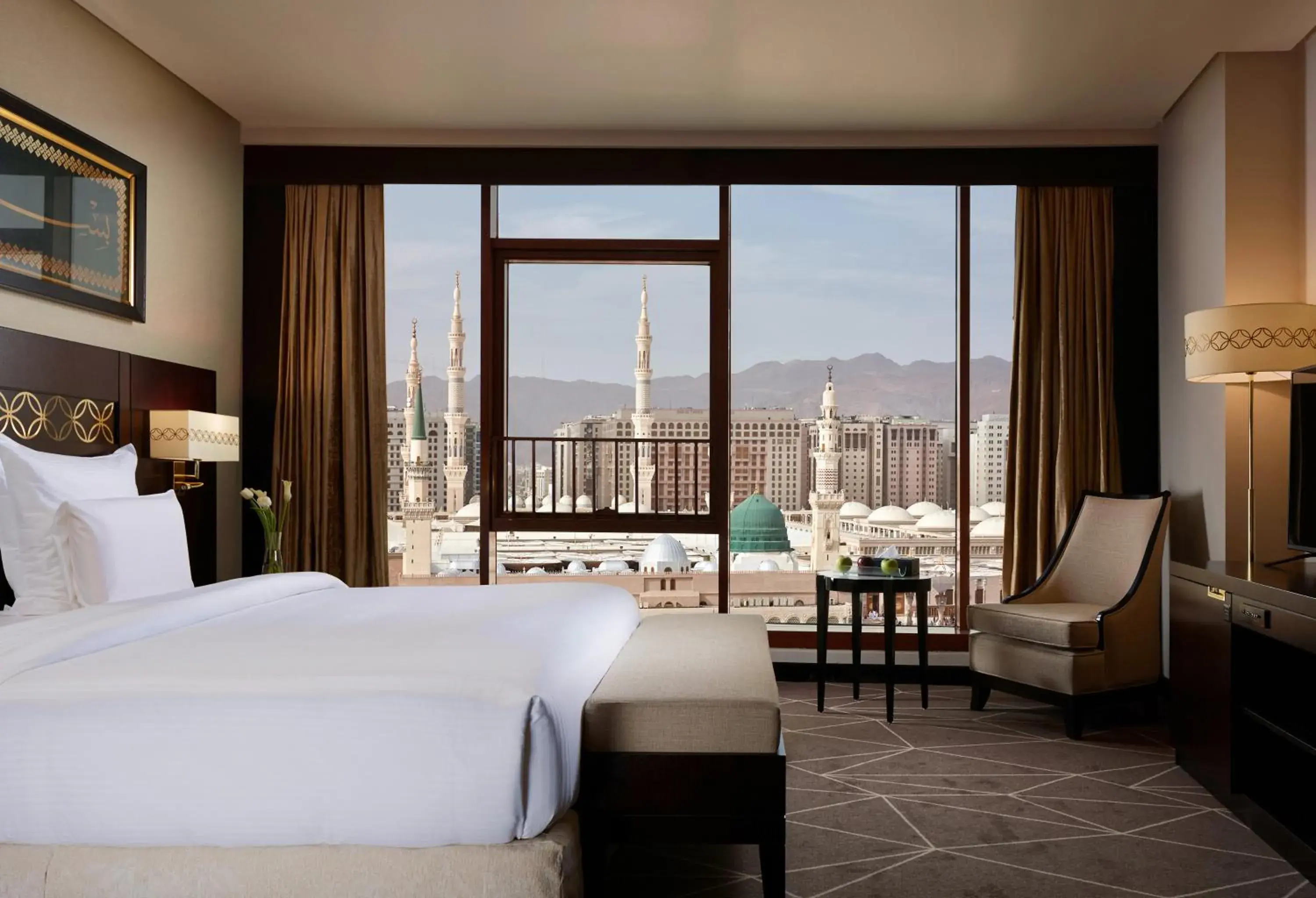 View (from property/room), Bed in Zamzam Pullman Madina View (from property/room), Bed in Zamzam Pullman Madina