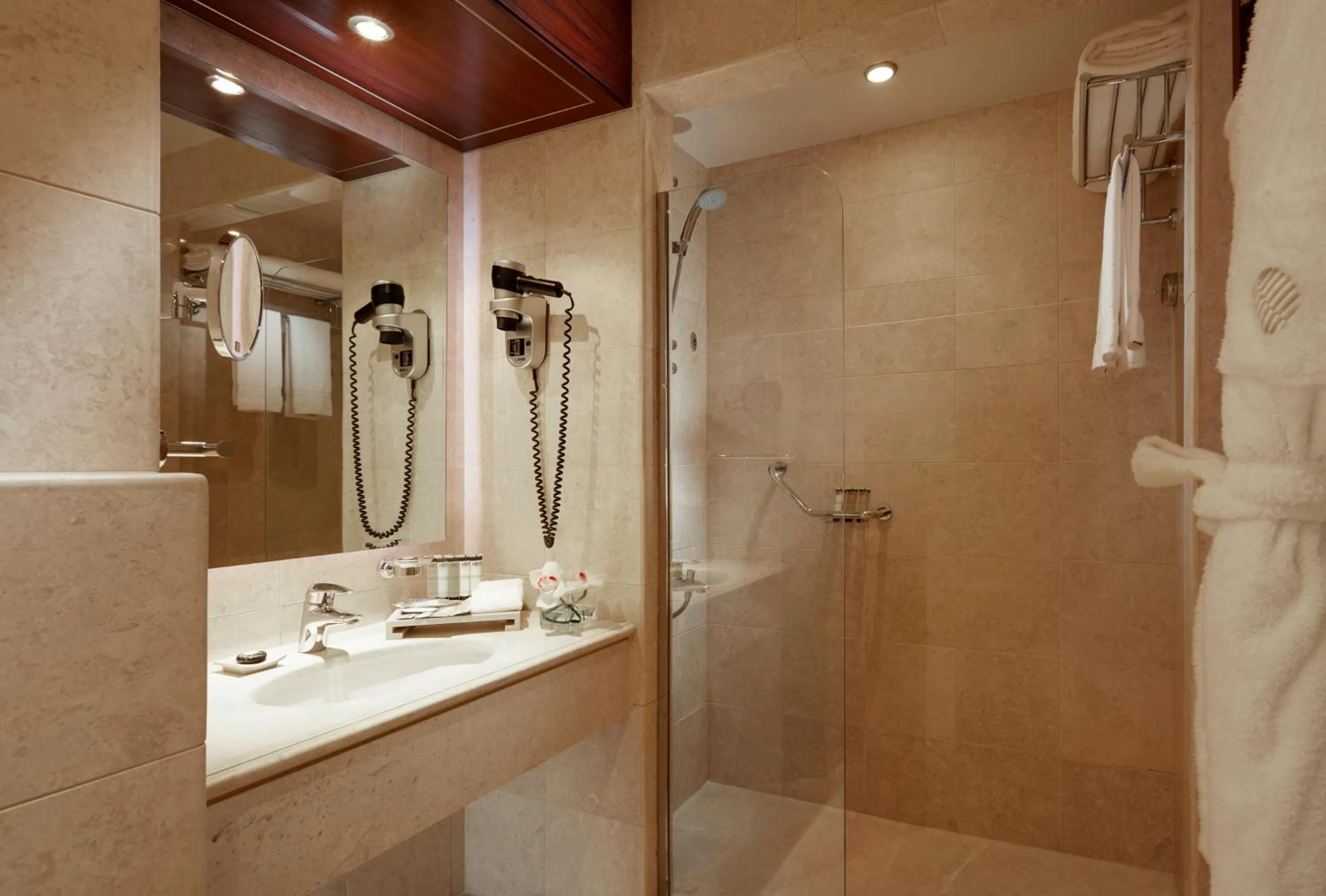 Bathroom in Zamzam Pullman Madina