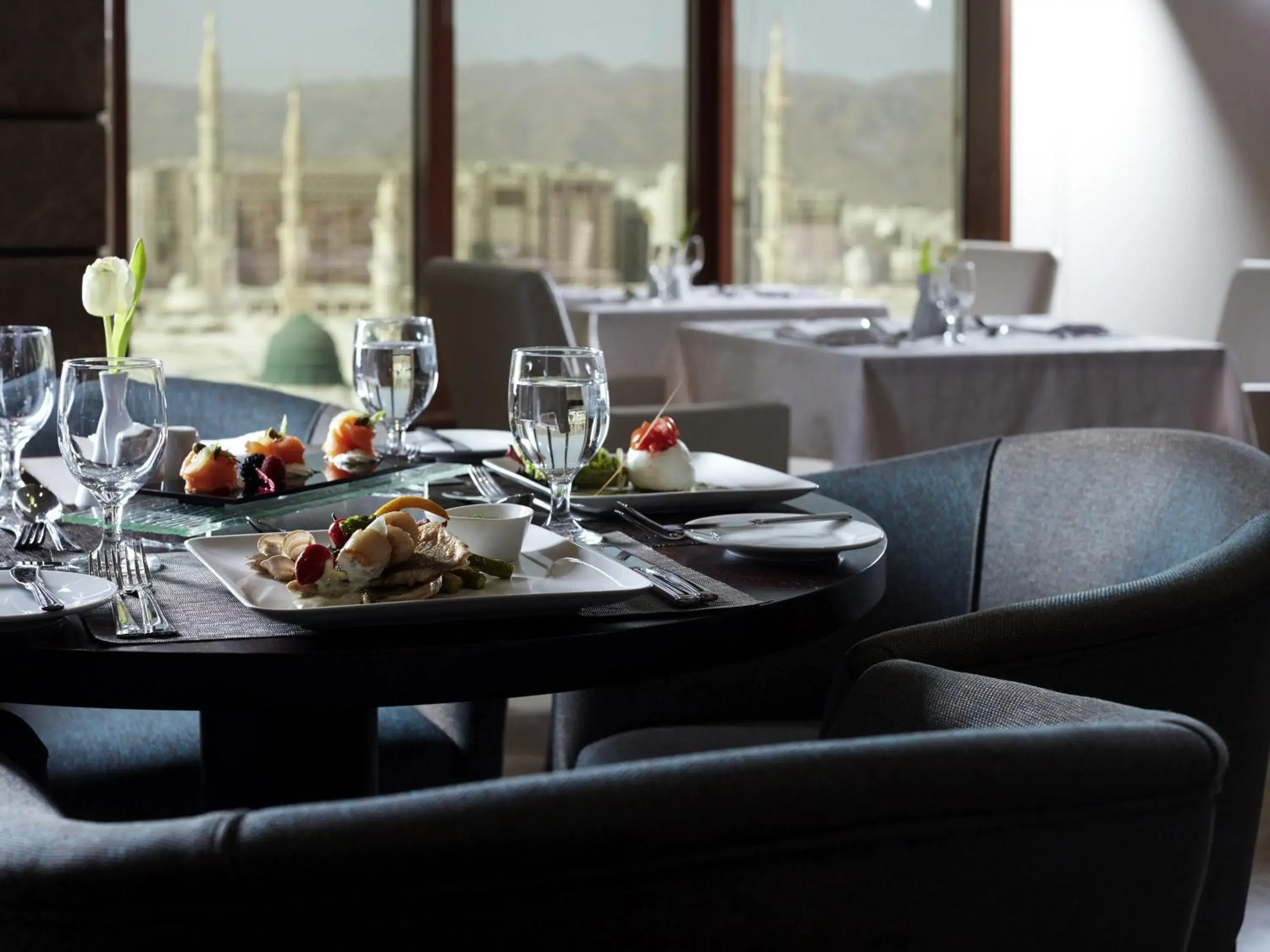 Restaurant/places to eat in Zamzam Pullman Madina Restaurant/places to eat in Zamzam Pullman Madina