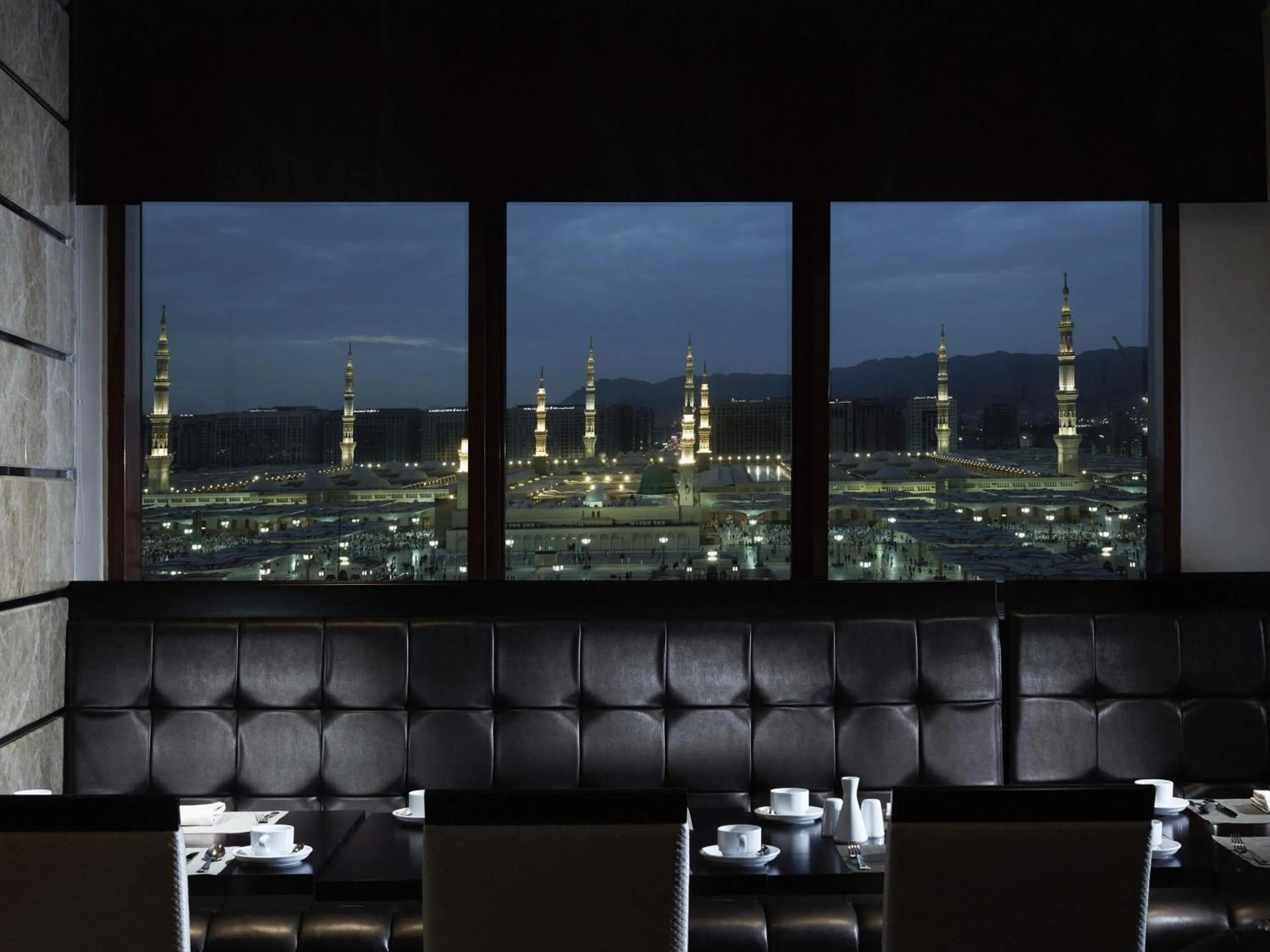 Restaurant/places to eat in Zamzam Pullman Madina