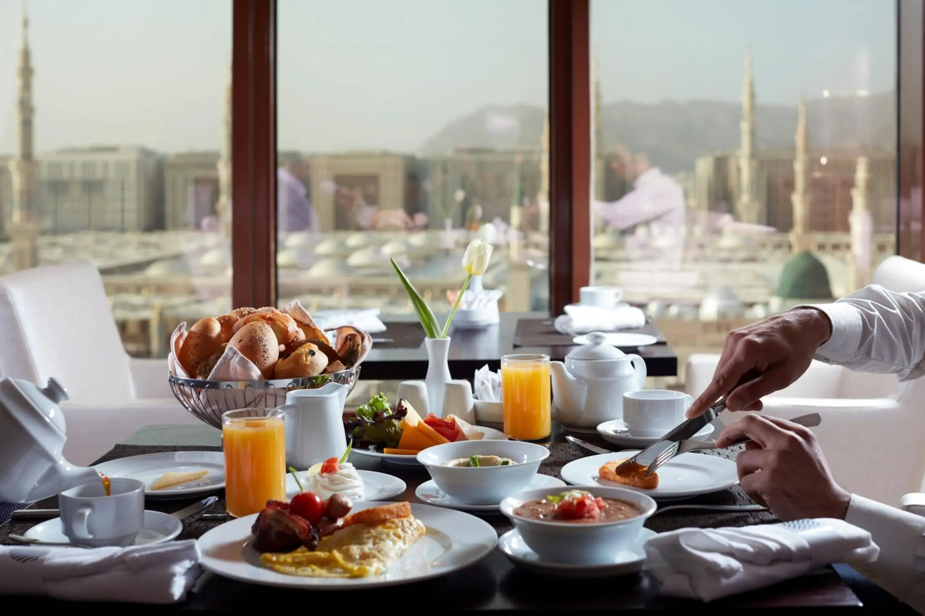 Restaurant/places to eat in Zamzam Pullman Madina Restaurant/places to eat in Zamzam Pullman Madina