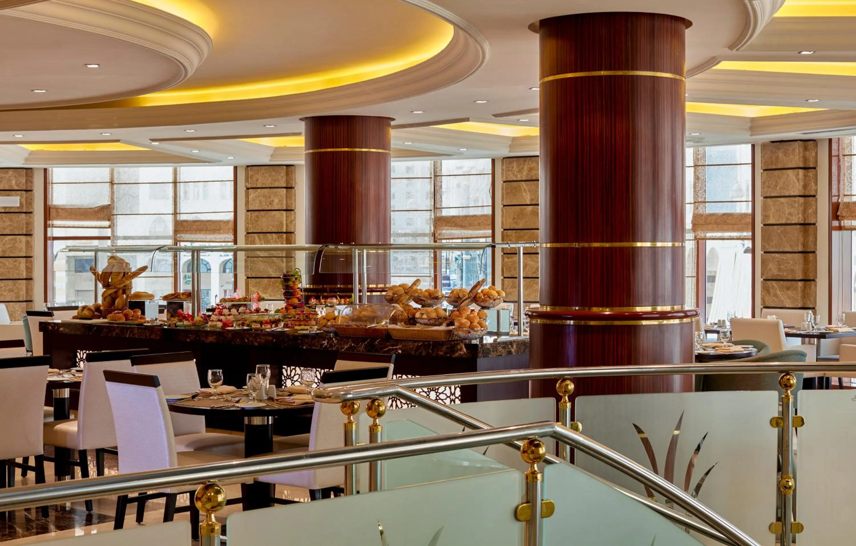 Restaurant/places to eat in Zamzam Pullman Madina