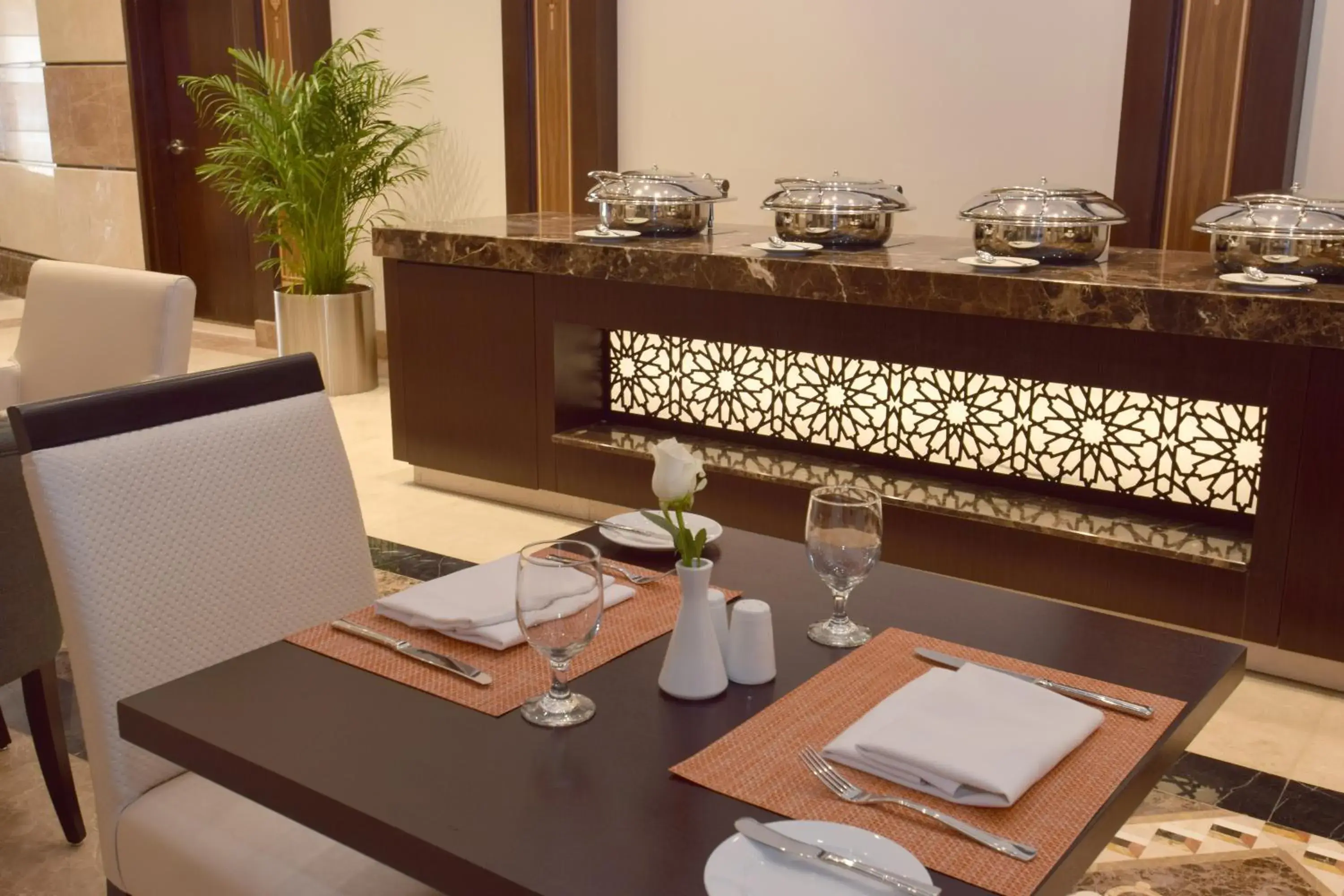 Restaurant/places to eat in Zamzam Pullman Madina Restaurant/places to eat in Zamzam Pullman Madina