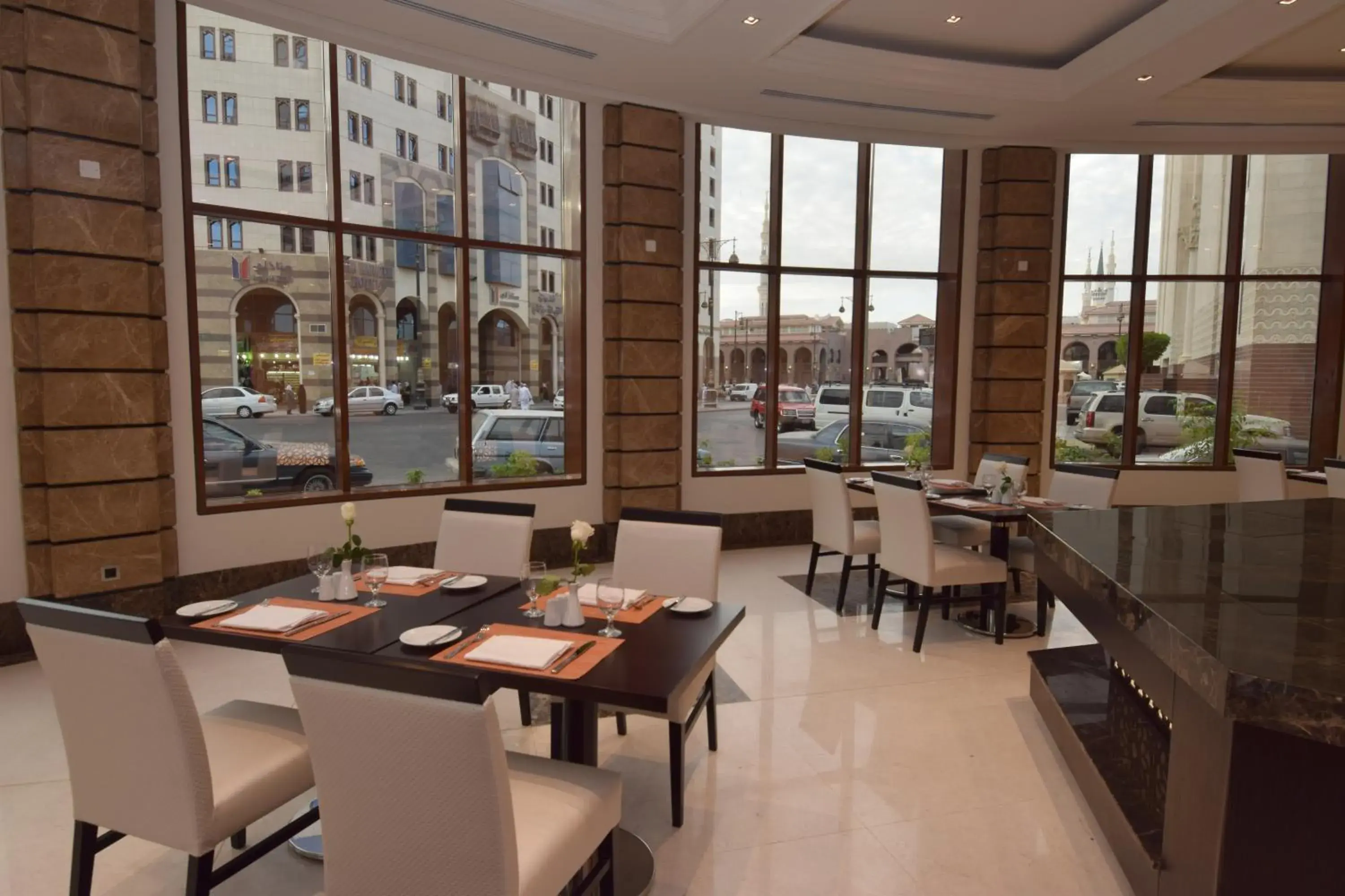 Restaurant/places to eat in Zamzam Pullman Madina Restaurant/places to eat in Zamzam Pullman Madina
