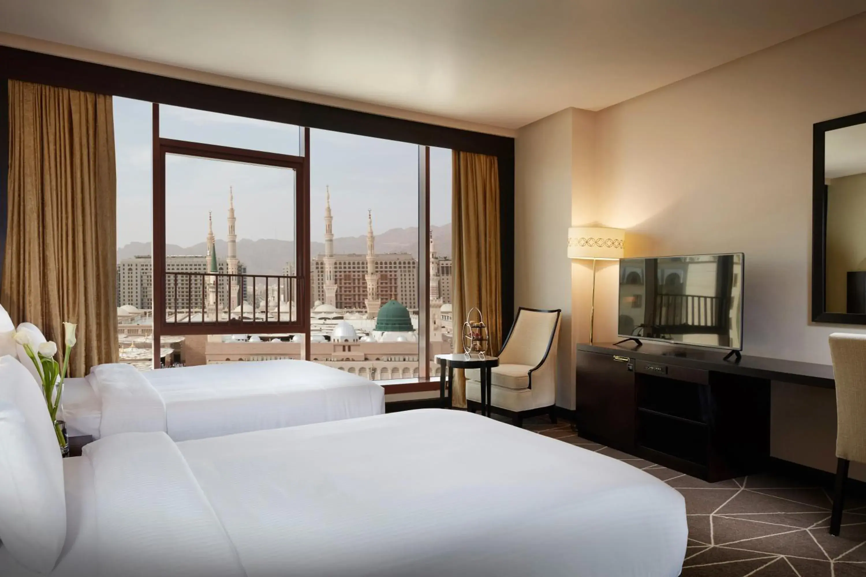 View (from property/room), Bed in Zamzam Pullman Madina View (from property/room), Bed in Zamzam Pullman Madina