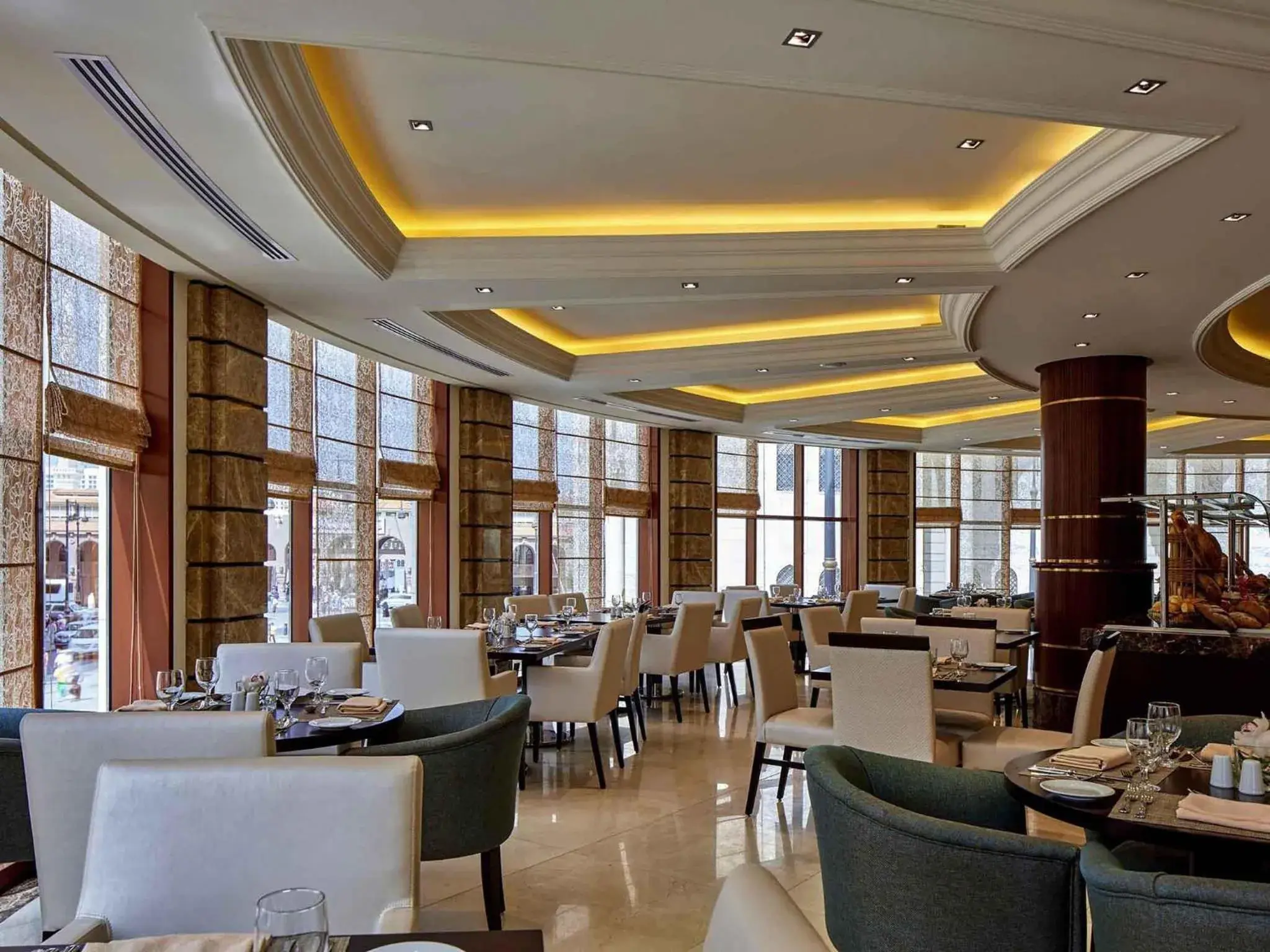 Restaurant/places to eat in Zamzam Pullman Madina Restaurant/places to eat in Zamzam Pullman Madina