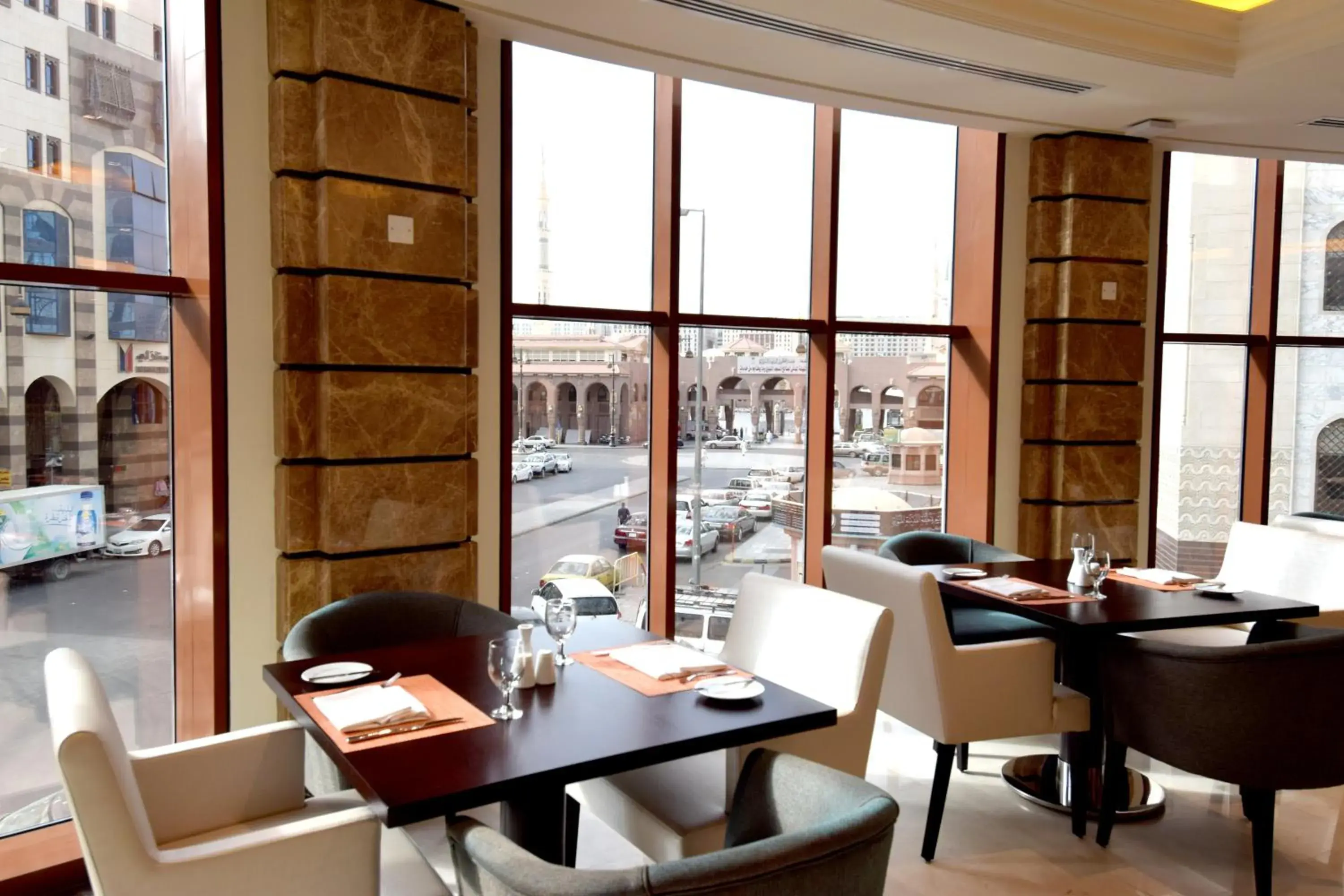 Restaurant/places to eat in Zamzam Pullman Madina Restaurant/places to eat in Zamzam Pullman Madina