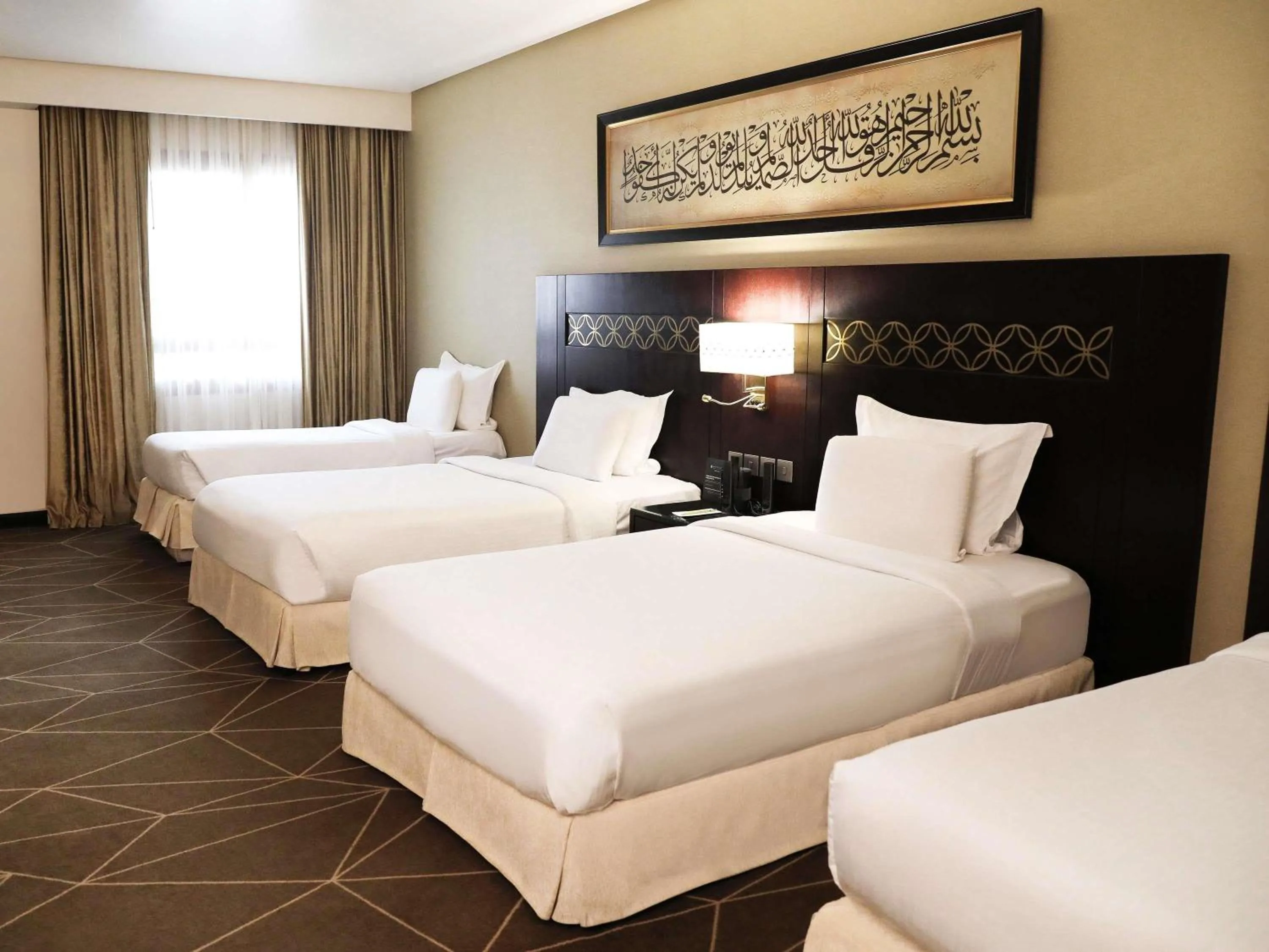 Bedroom, Bed in Zamzam Pullman Madina