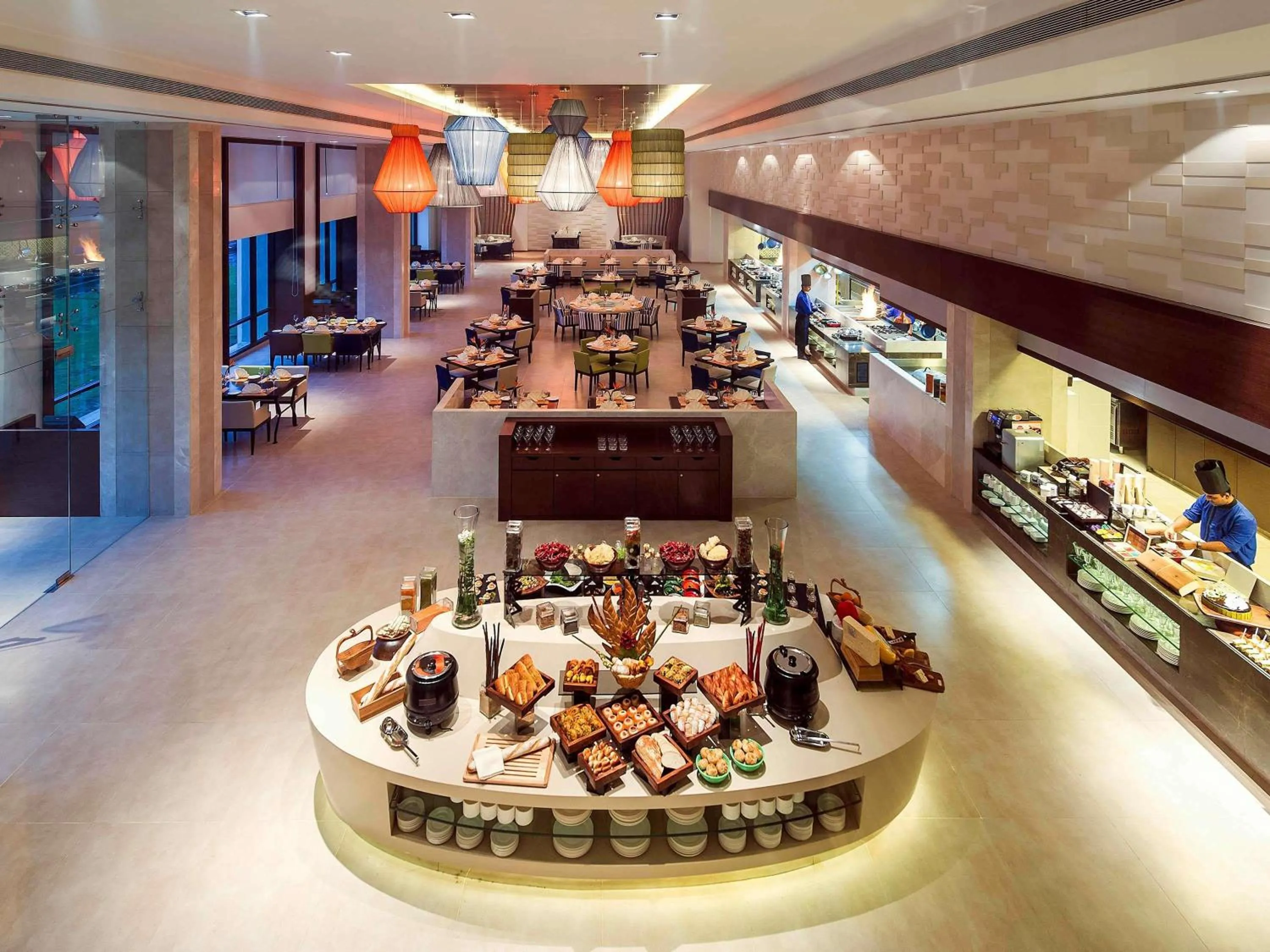 Restaurant/places to eat in Novotel Imagicaa Khopoli