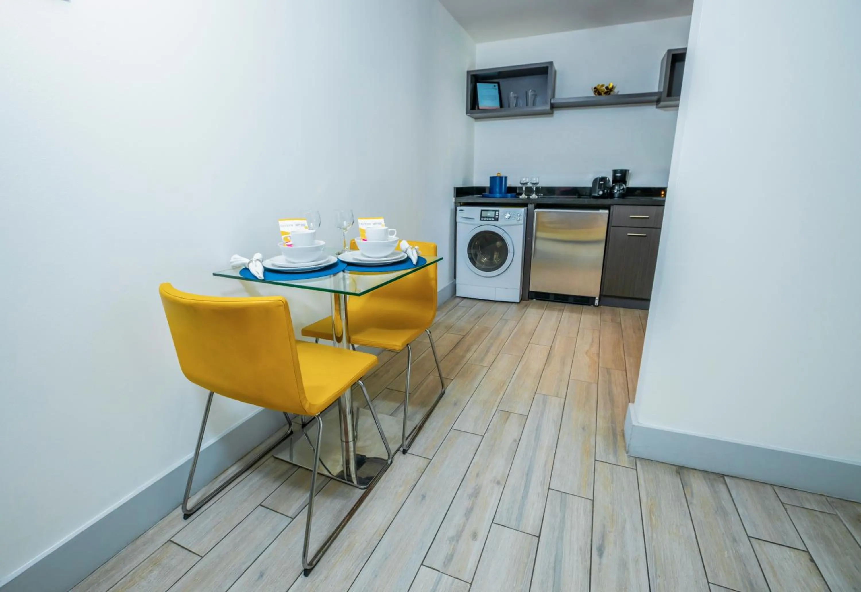 Dining area in Seaside All Suites Hotel