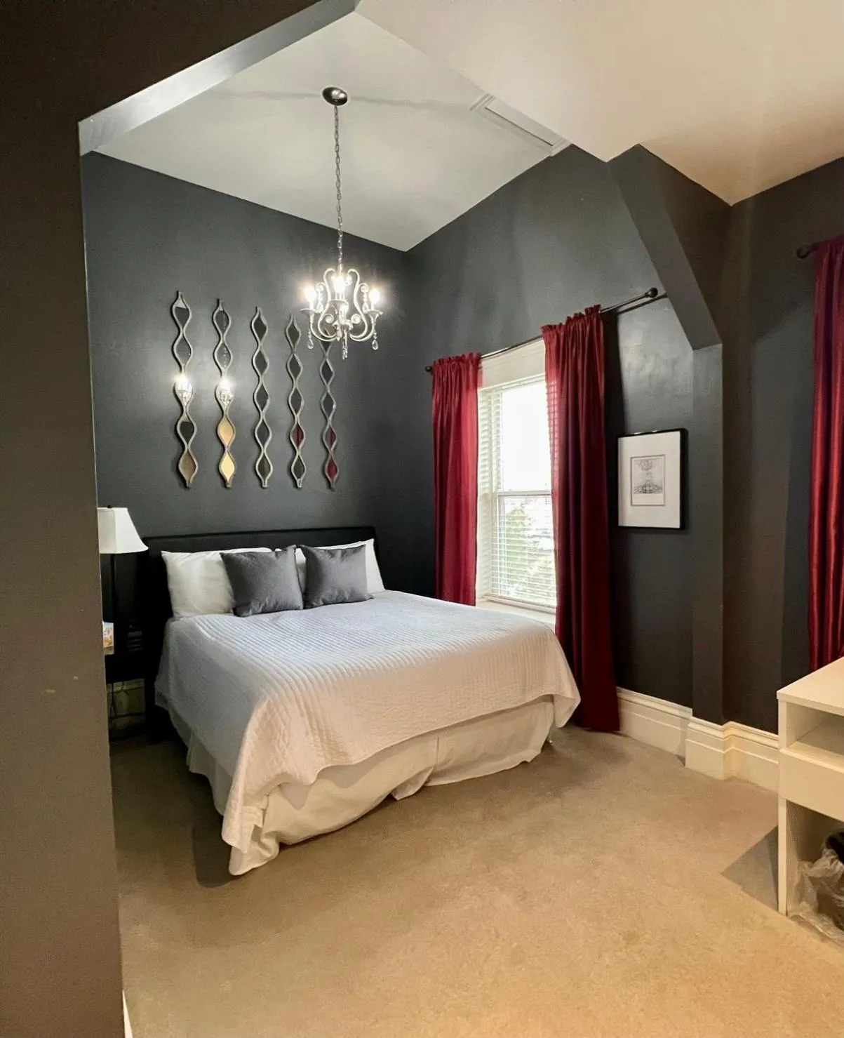 Bedroom, Bed in The Mount Vernon Inn