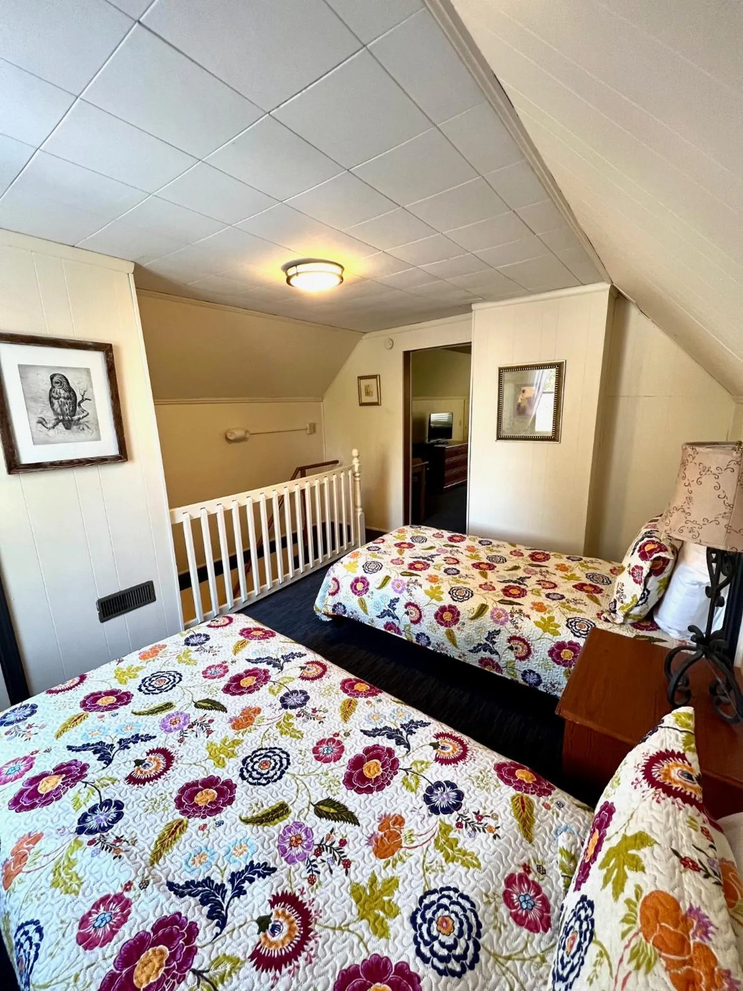 Bedroom, Bed in The Mount Vernon Inn