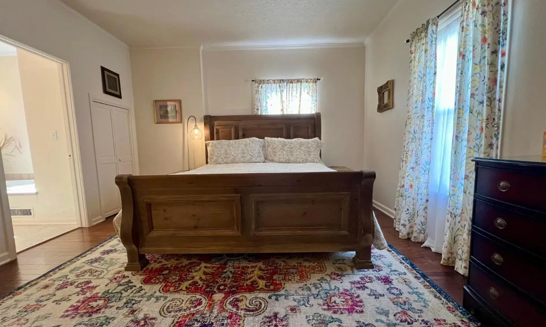 Three-Bedroom House in The Mount Vernon Inn Three-Bedroom House in The Mount Vernon Inn